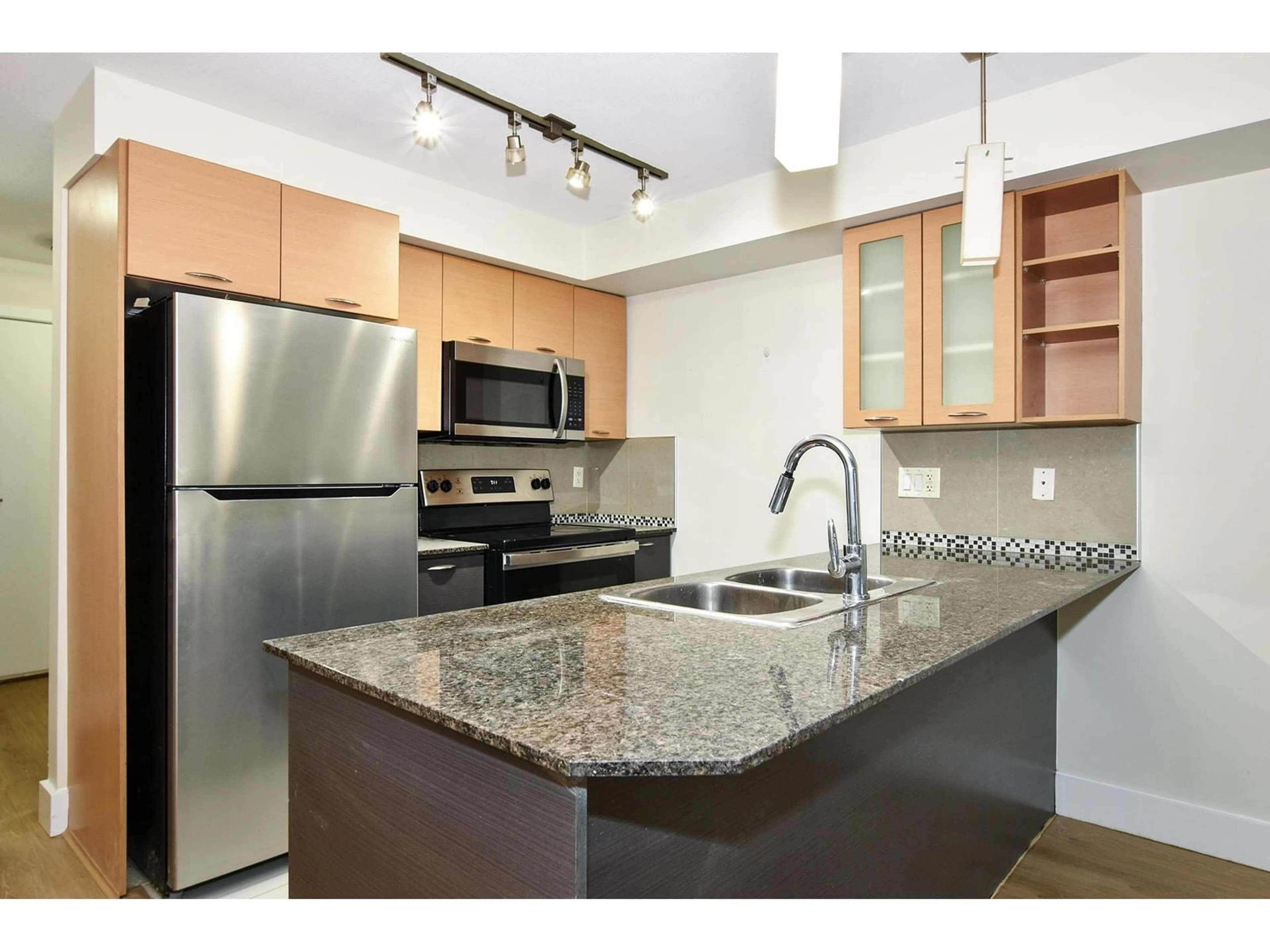 Standard kitchen, unknown for 134 - 2233 MCKENZIE, Abbotsford British Columbia V2S4A1