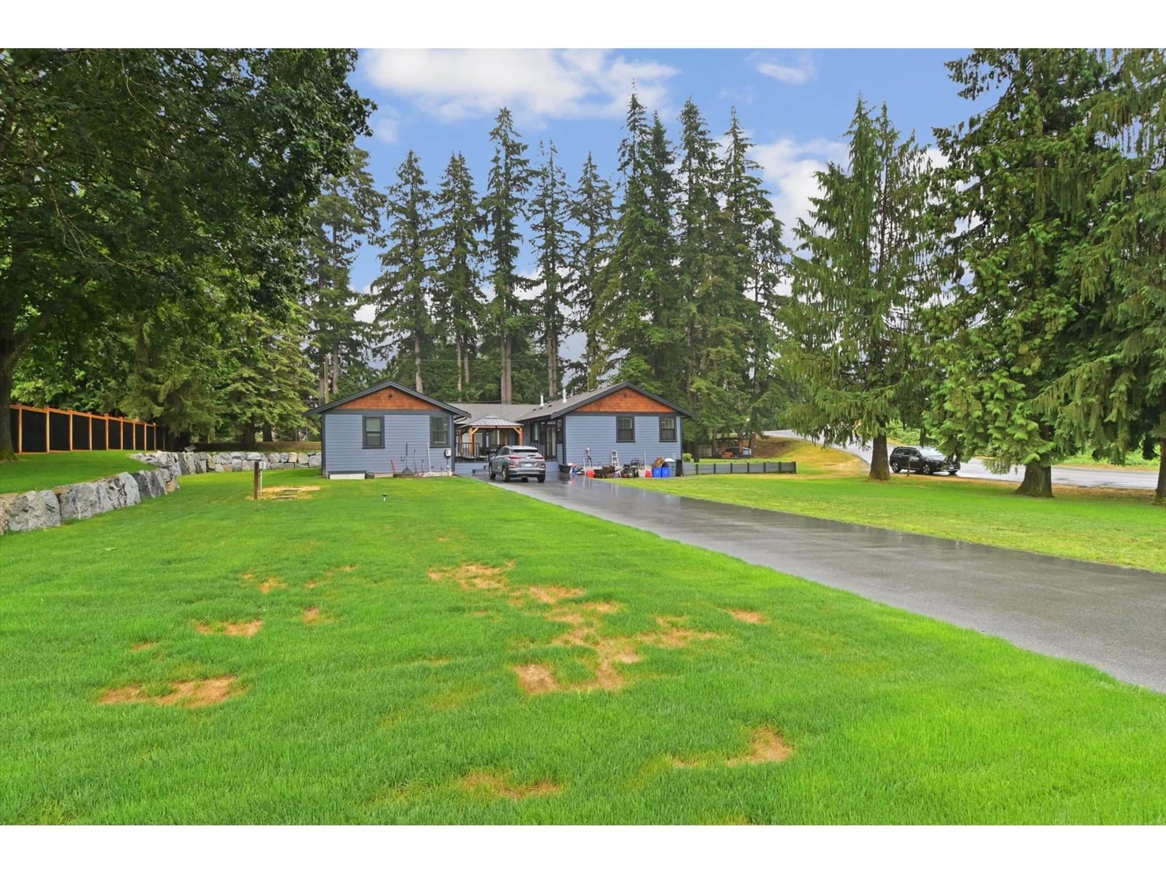 A pic from outside/outdoor area/front of a property/back of a property/a pic from drone, unknown for 26393 64, Langley British Columbia V4W1M3