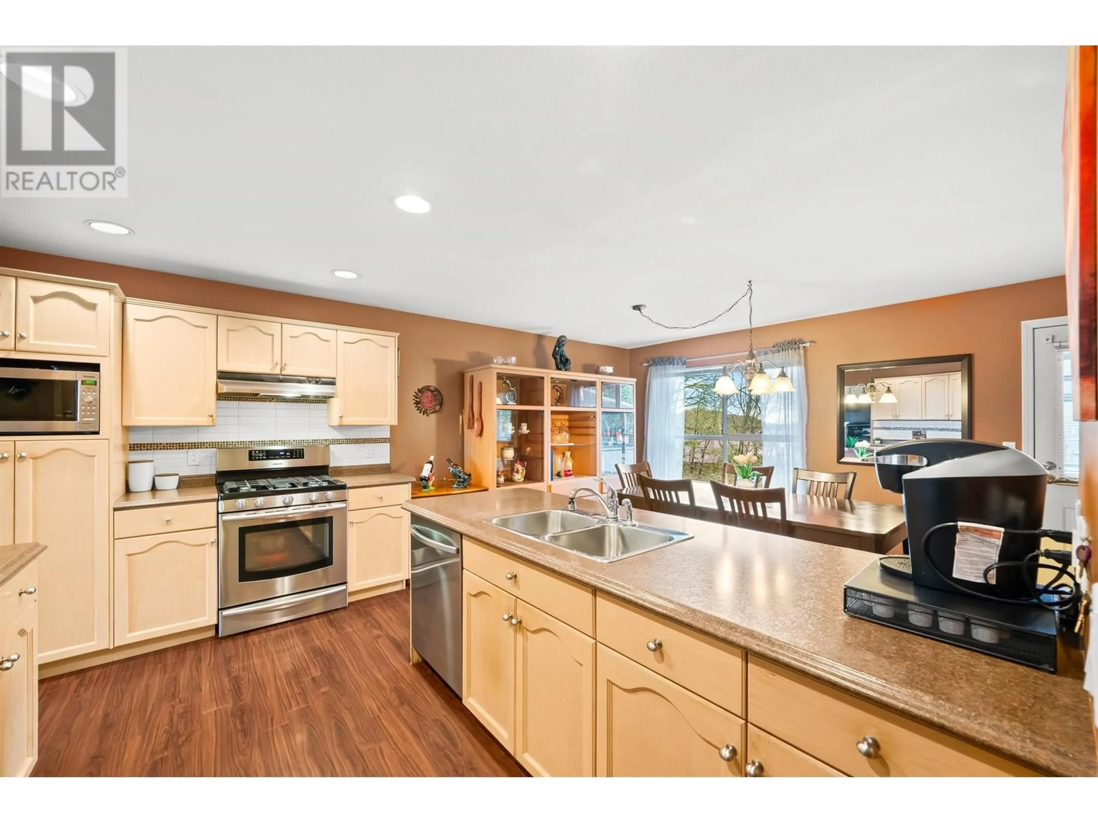 Open concept kitchen, unknown for 3302 ROBSON DRIVE, Coquitlam British Columbia V3E2X8