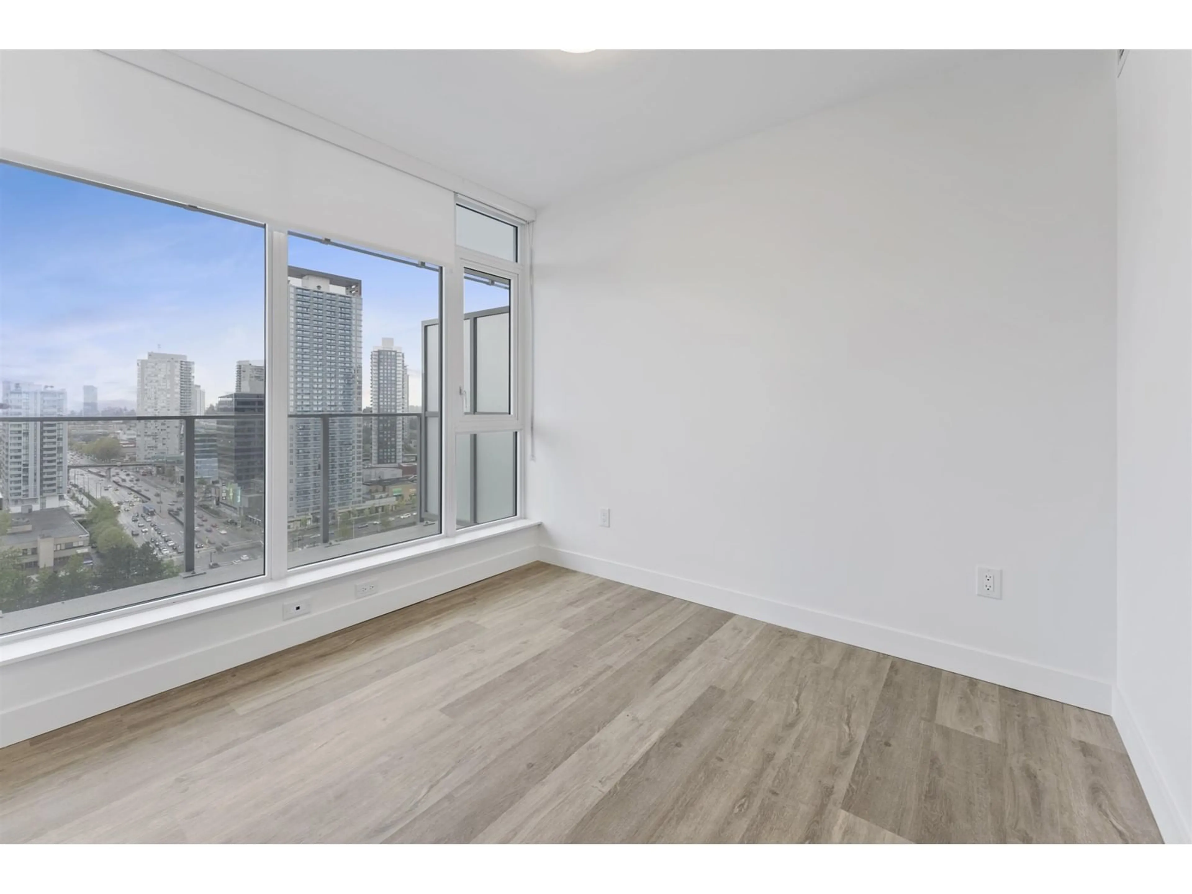 A pic of a room for 2205 - 9675 KING GEORGE, Surrey British Columbia V3T2V3