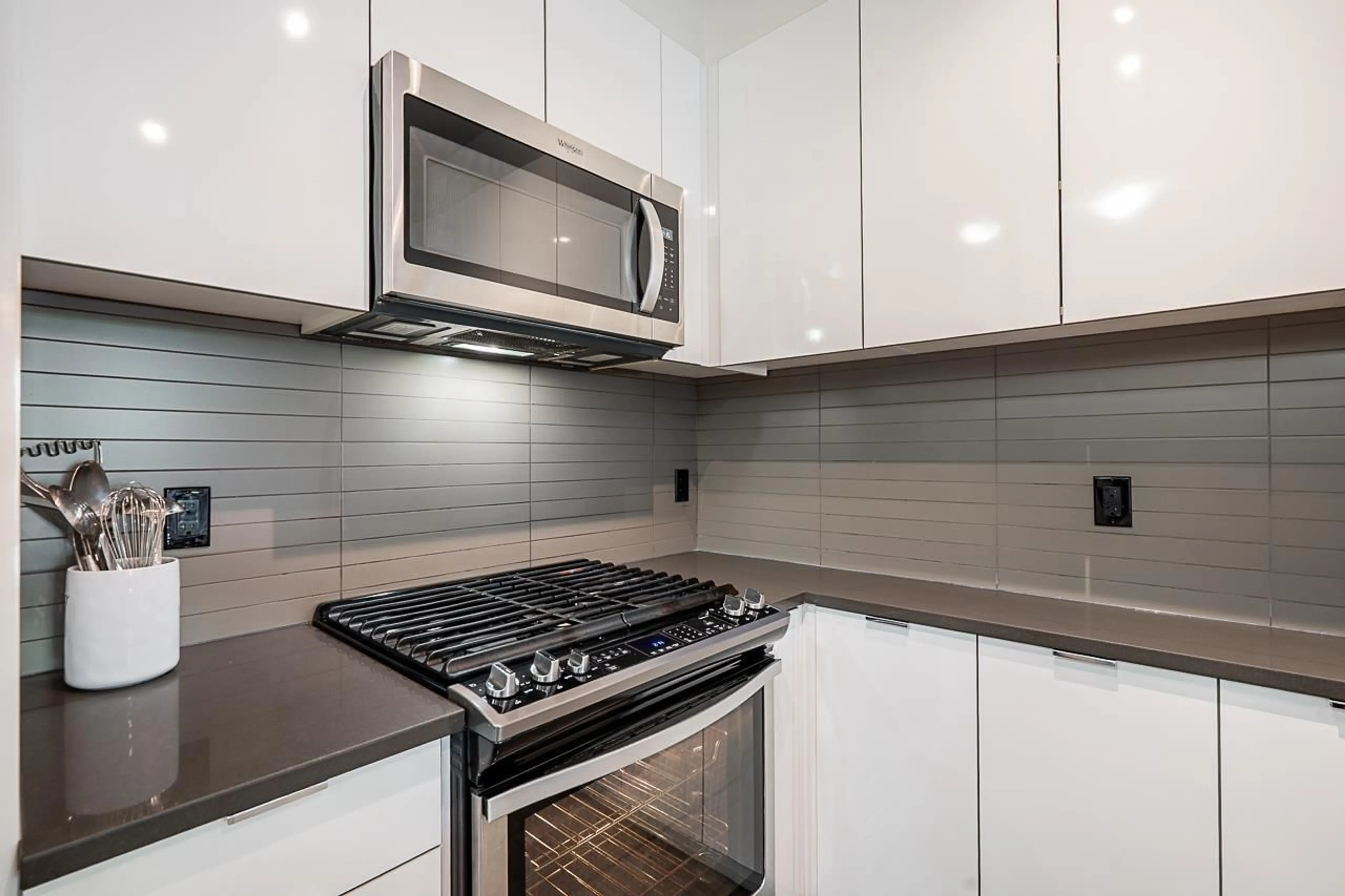 Standard kitchen, ceramic/tile floor for 122 - 15138 34, Surrey British Columbia V3S0L3