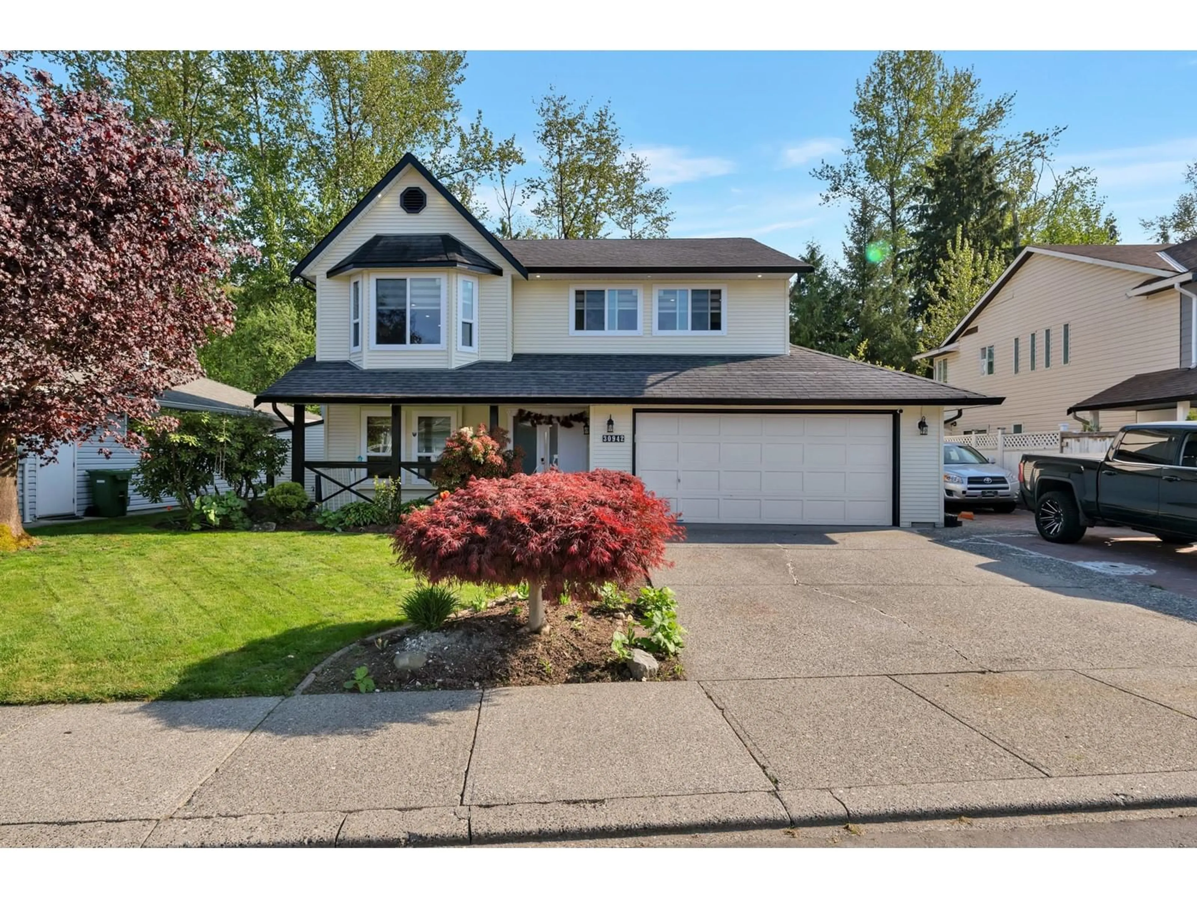 Home with vinyl exterior material, street for 30942 GARDNER, Abbotsford British Columbia V2T5E4