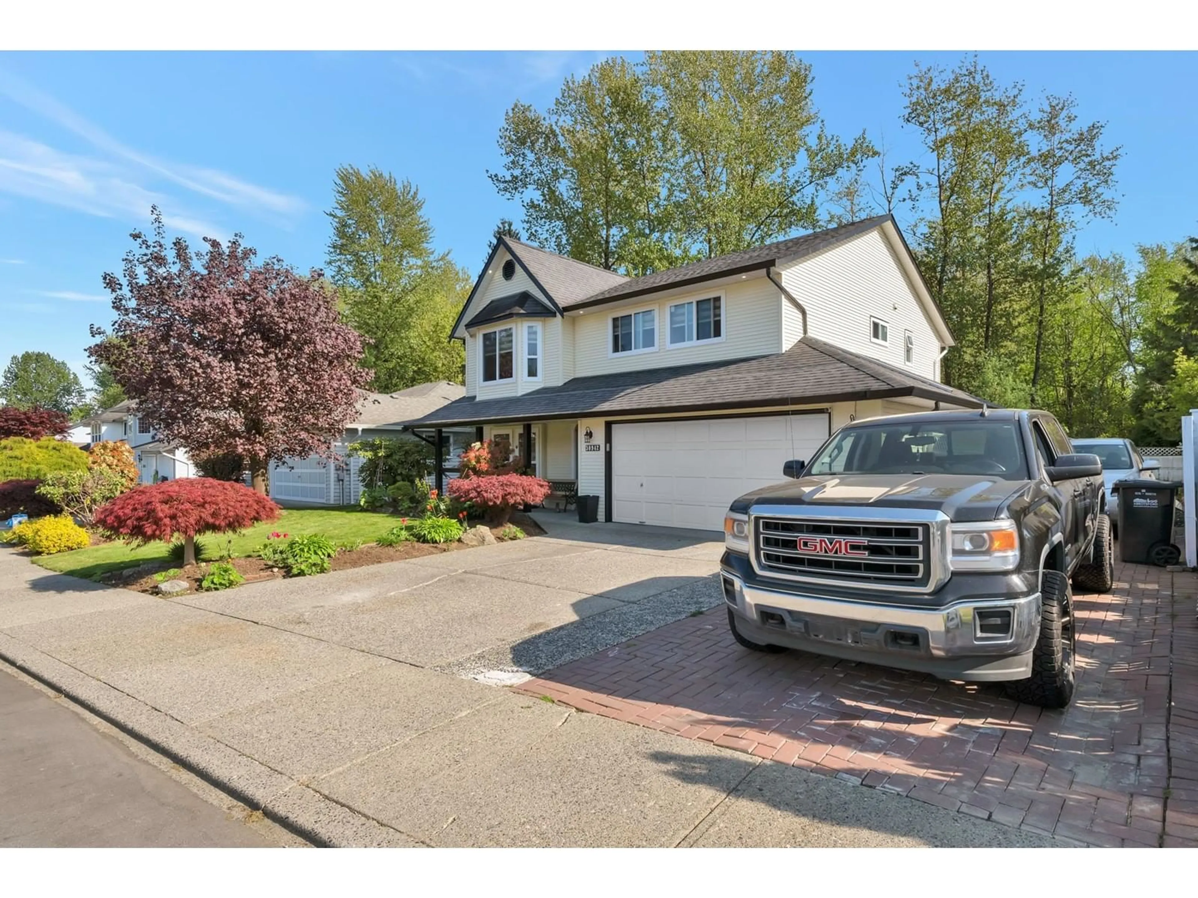 Home with vinyl exterior material, street for 30942 GARDNER, Abbotsford British Columbia V2T5E4
