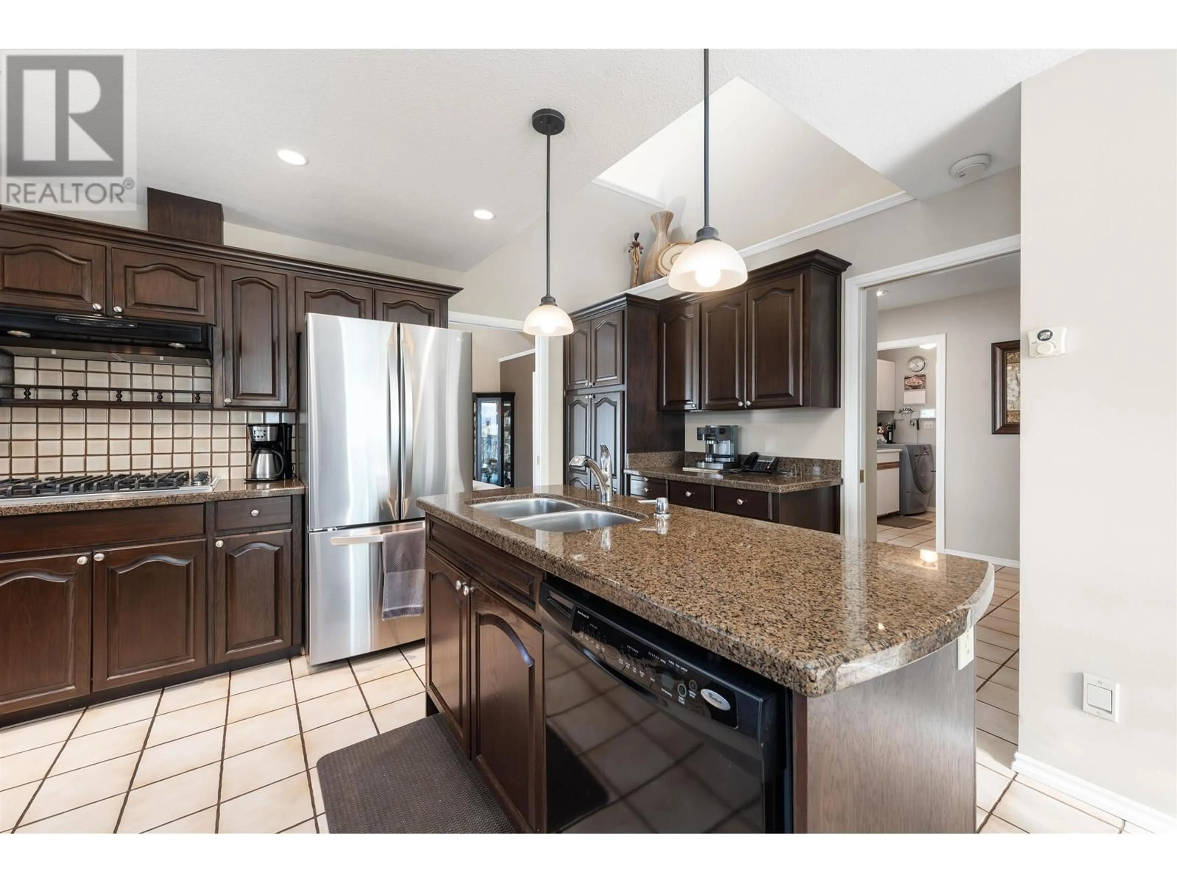Open concept kitchen, ceramic/tile floor for 3173 LEEWARD COURT, Coquitlam British Columbia V3C5A9