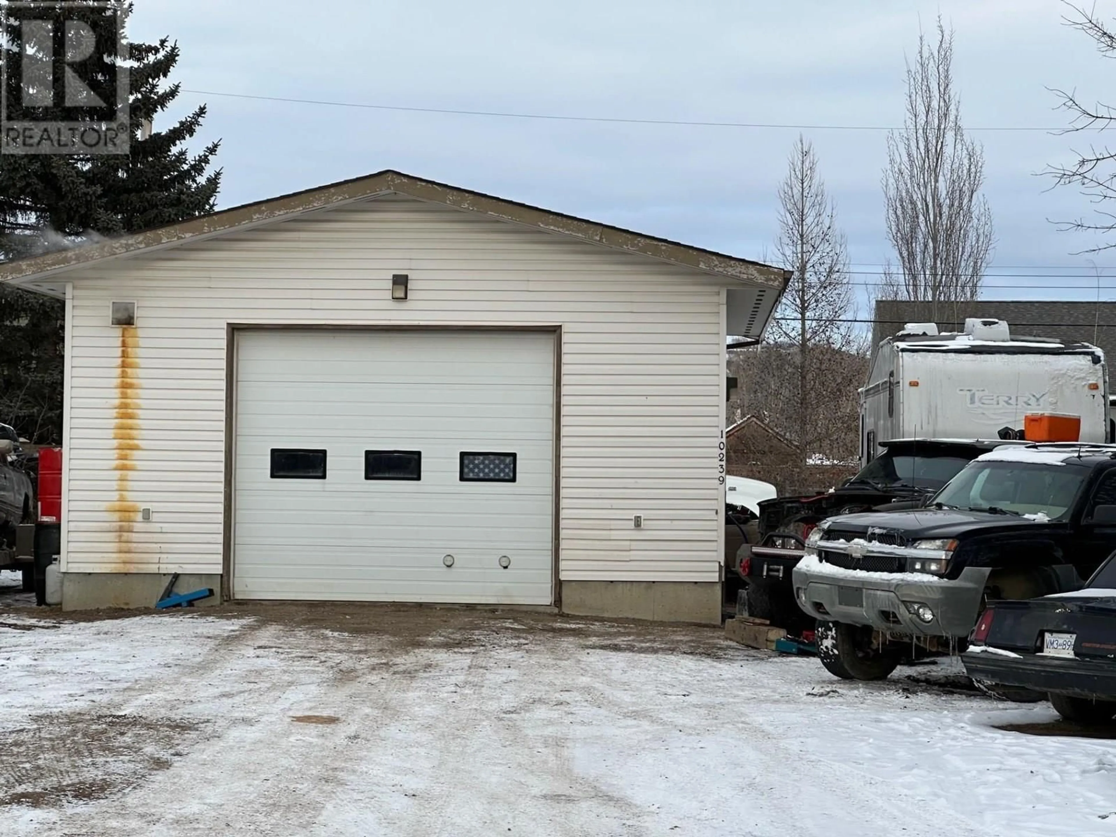 Indoor garage for 10239 98 STREET, Taylor British Columbia V0C1H0