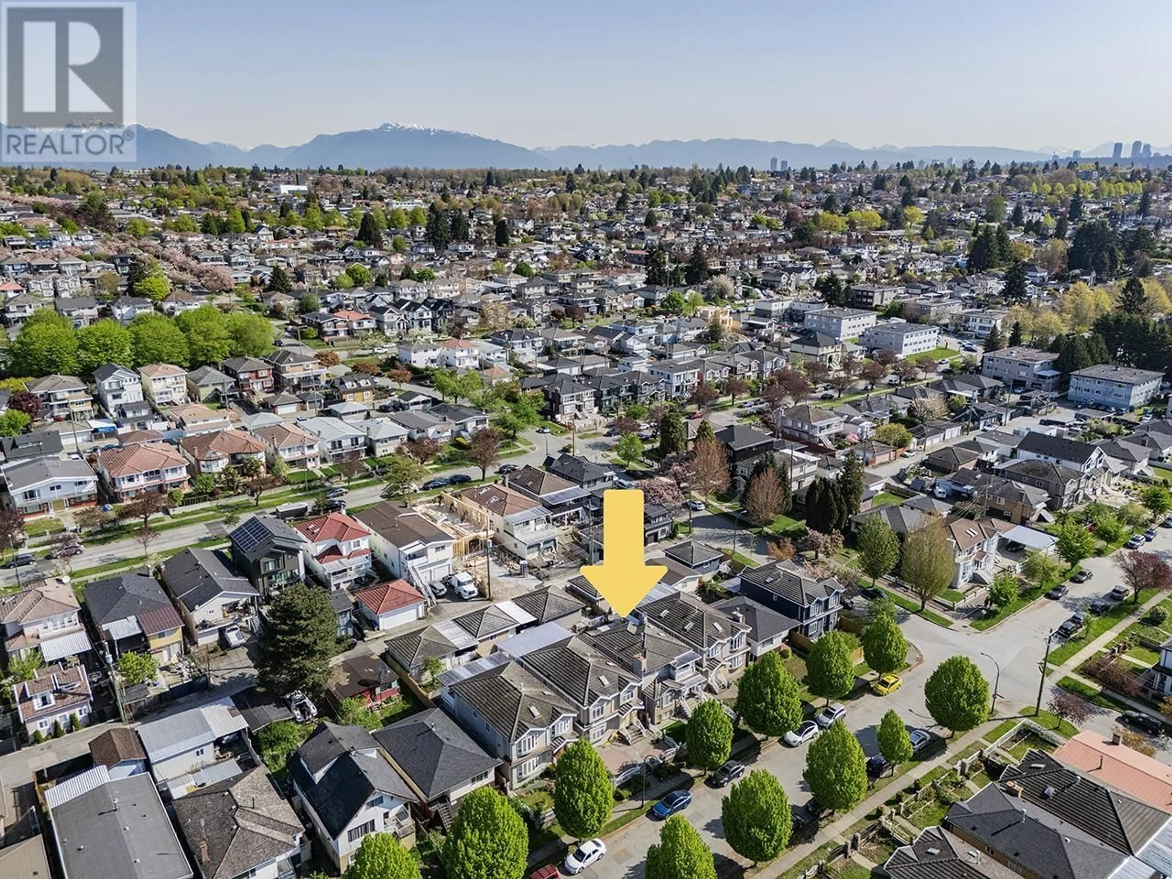 A pic from outside/outdoor area/front of a property/back of a property/a pic from drone, mountain view for 1277 64TH AVENUE, Vancouver British Columbia V5X2N8