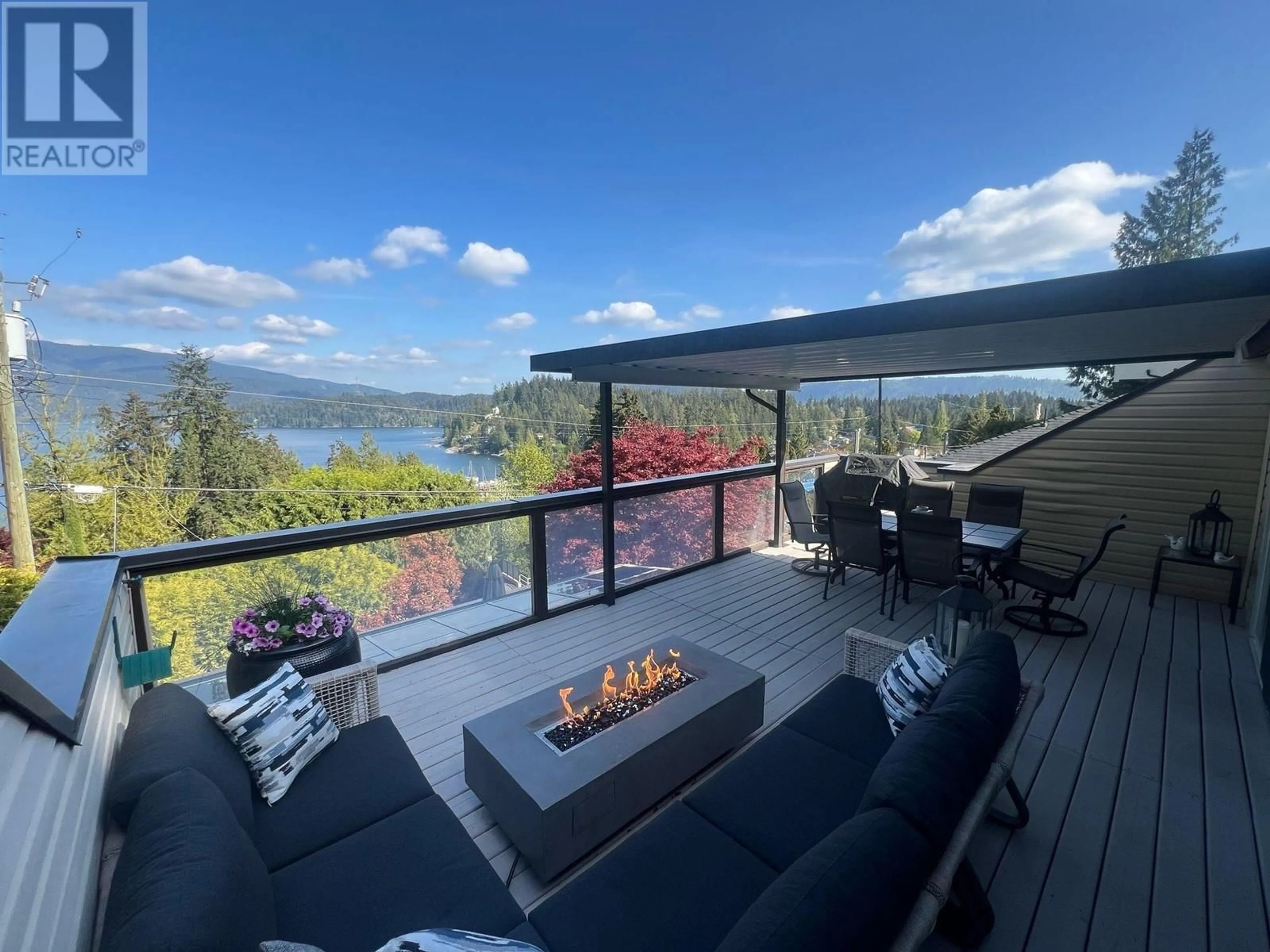 Patio, water/lake/river/ocean view for 2387 CALEDONIA AVENUE, North Vancouver British Columbia V7G1T8