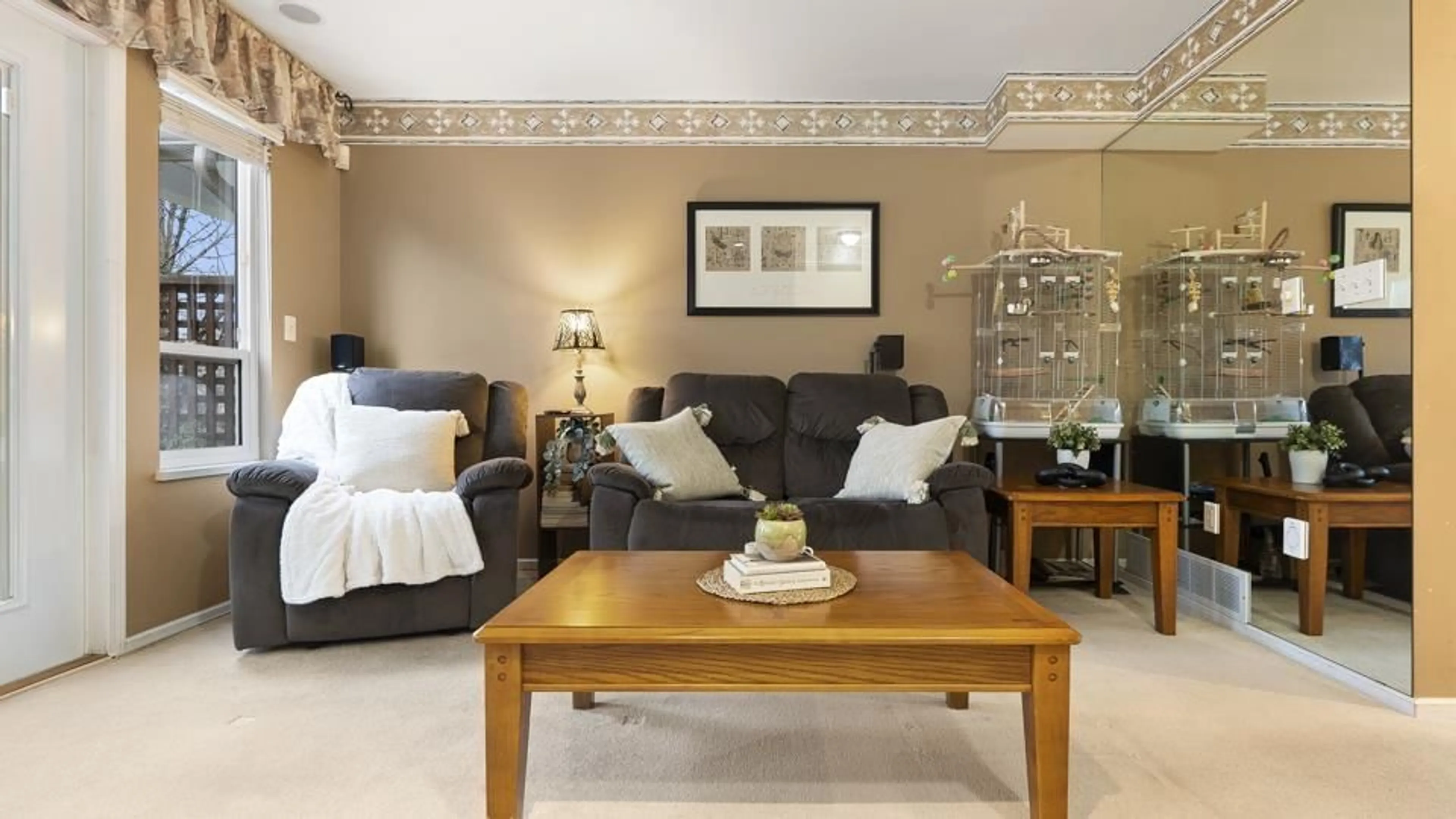 Living room with furniture, unknown for 28 - 15488 101A, Surrey British Columbia V3R0Z8