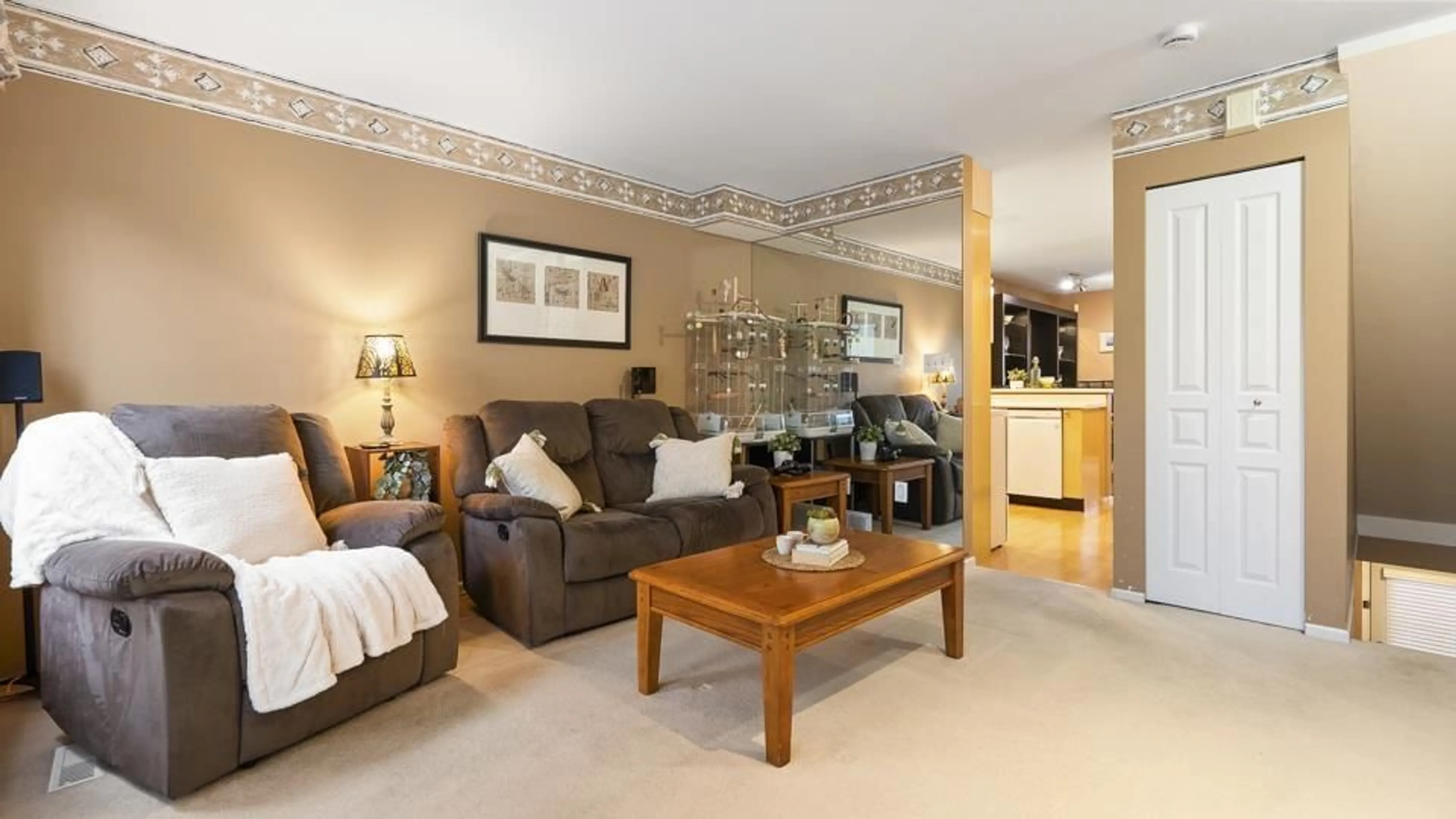 Living room with furniture, unknown for 28 - 15488 101A, Surrey British Columbia V3R0Z8
