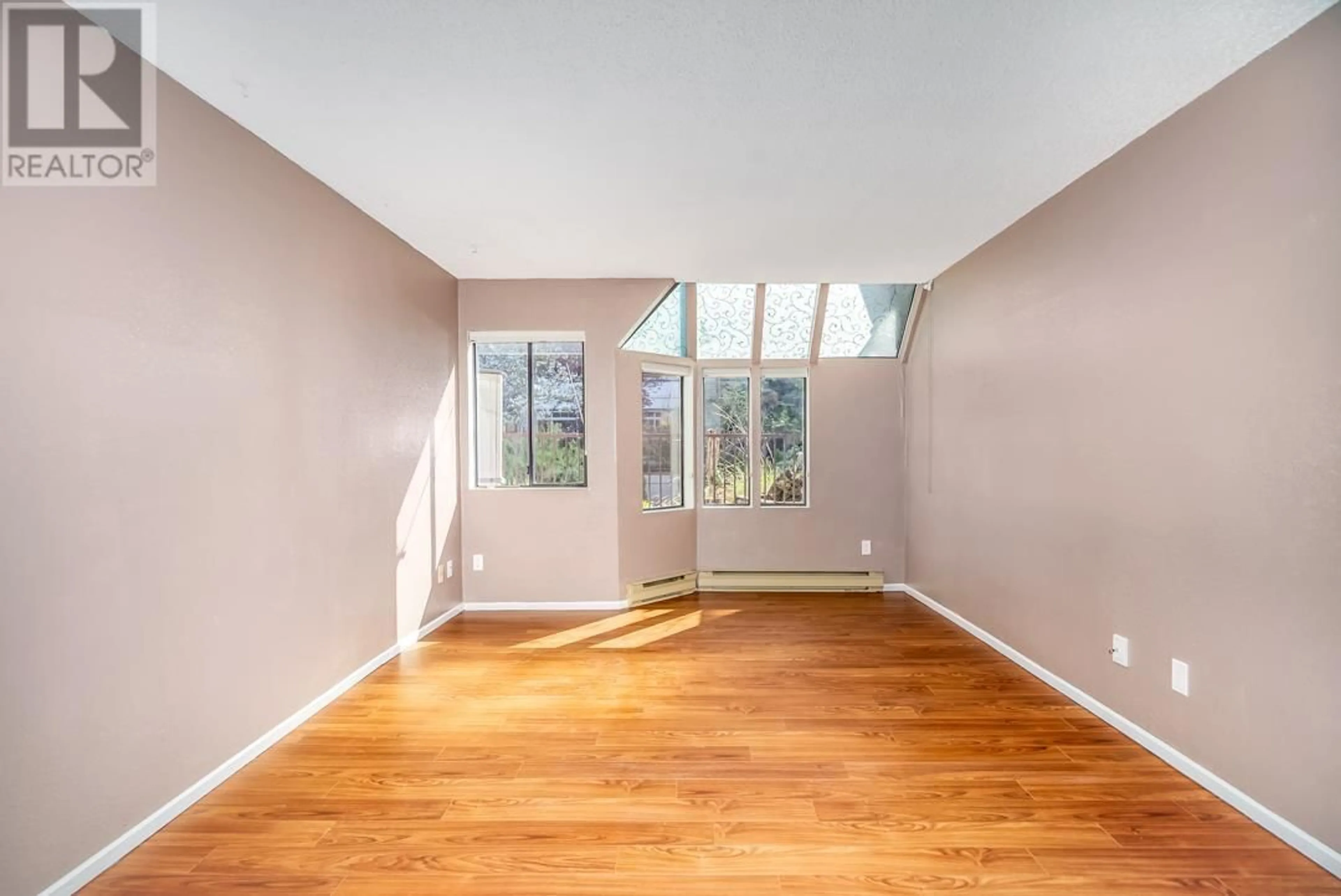 Unknown for 10 - 11900 228TH STREET, Maple Ridge British Columbia V2X6L9