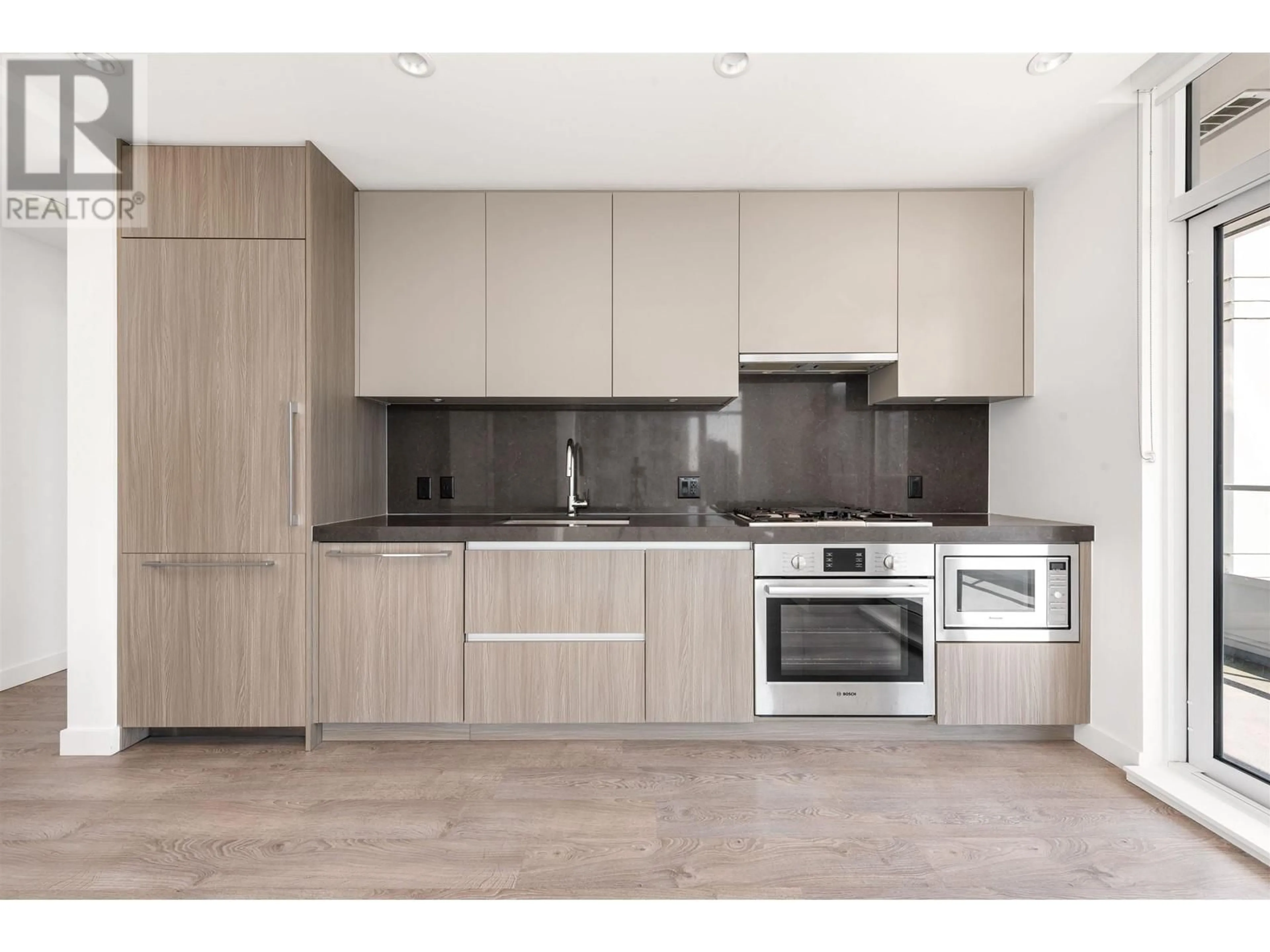 Standard kitchen, wood/laminate floor for 2109 - 6080 MCKAY AVENUE, Burnaby British Columbia V6P1Z4