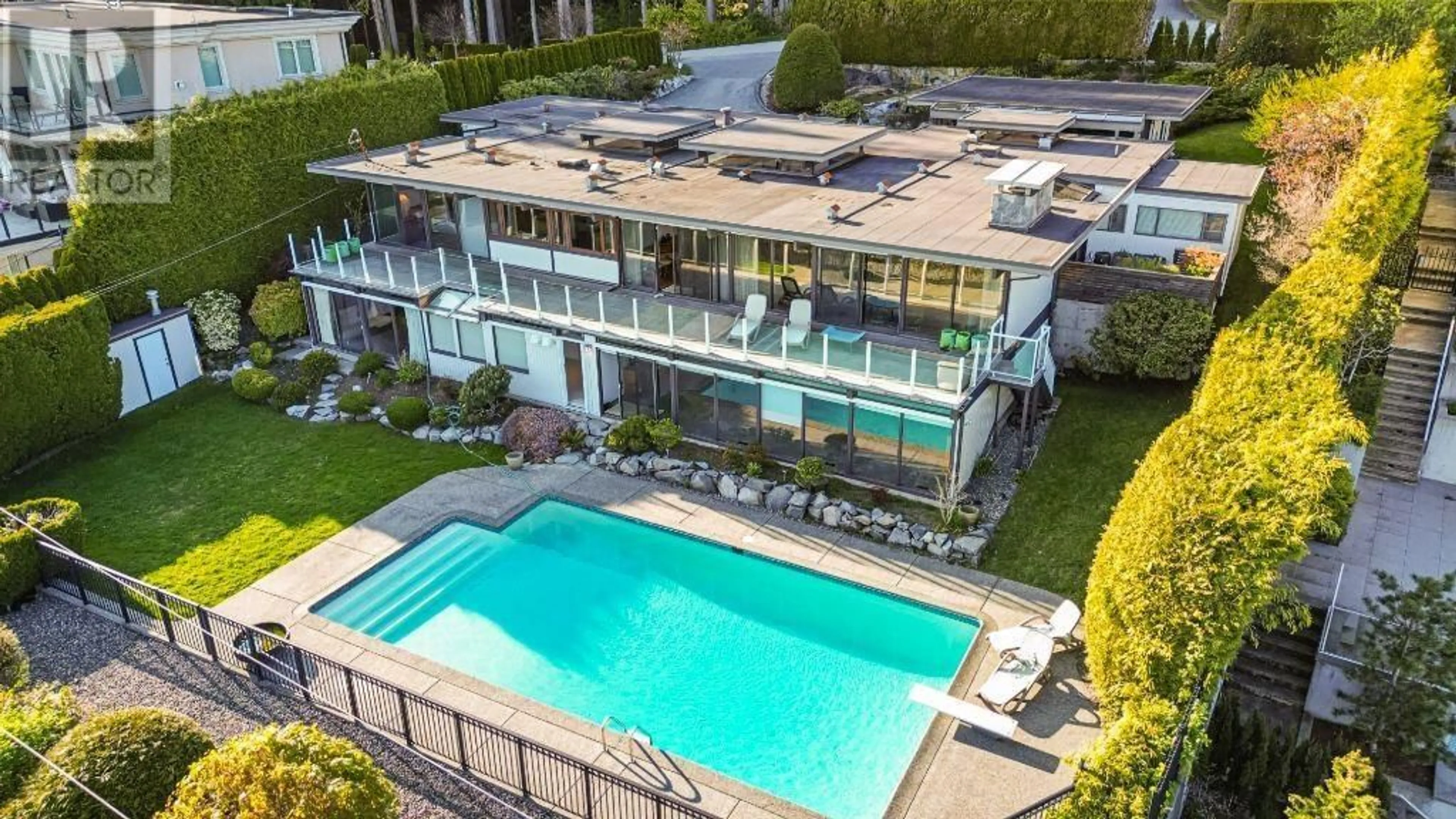 Pool for 1132 CRESTLINE ROAD, West Vancouver British Columbia V7S2E4