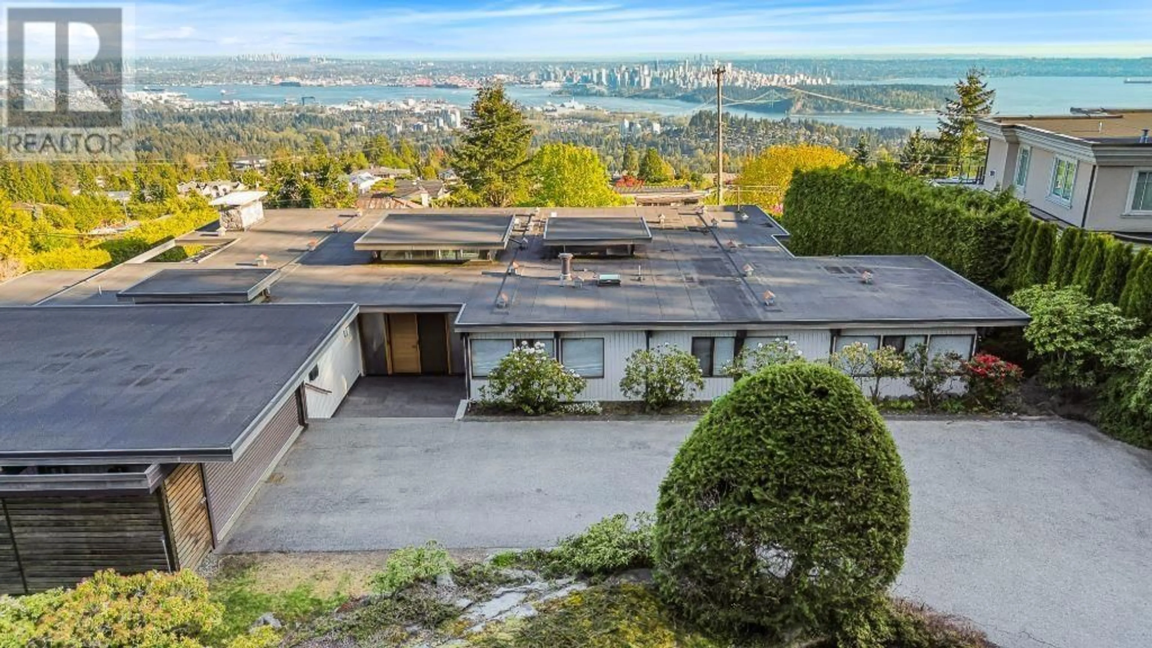 A pic from outside/outdoor area/front of a property/back of a property/a pic from drone, mountain view for 1132 CRESTLINE ROAD, West Vancouver British Columbia V7S2E4