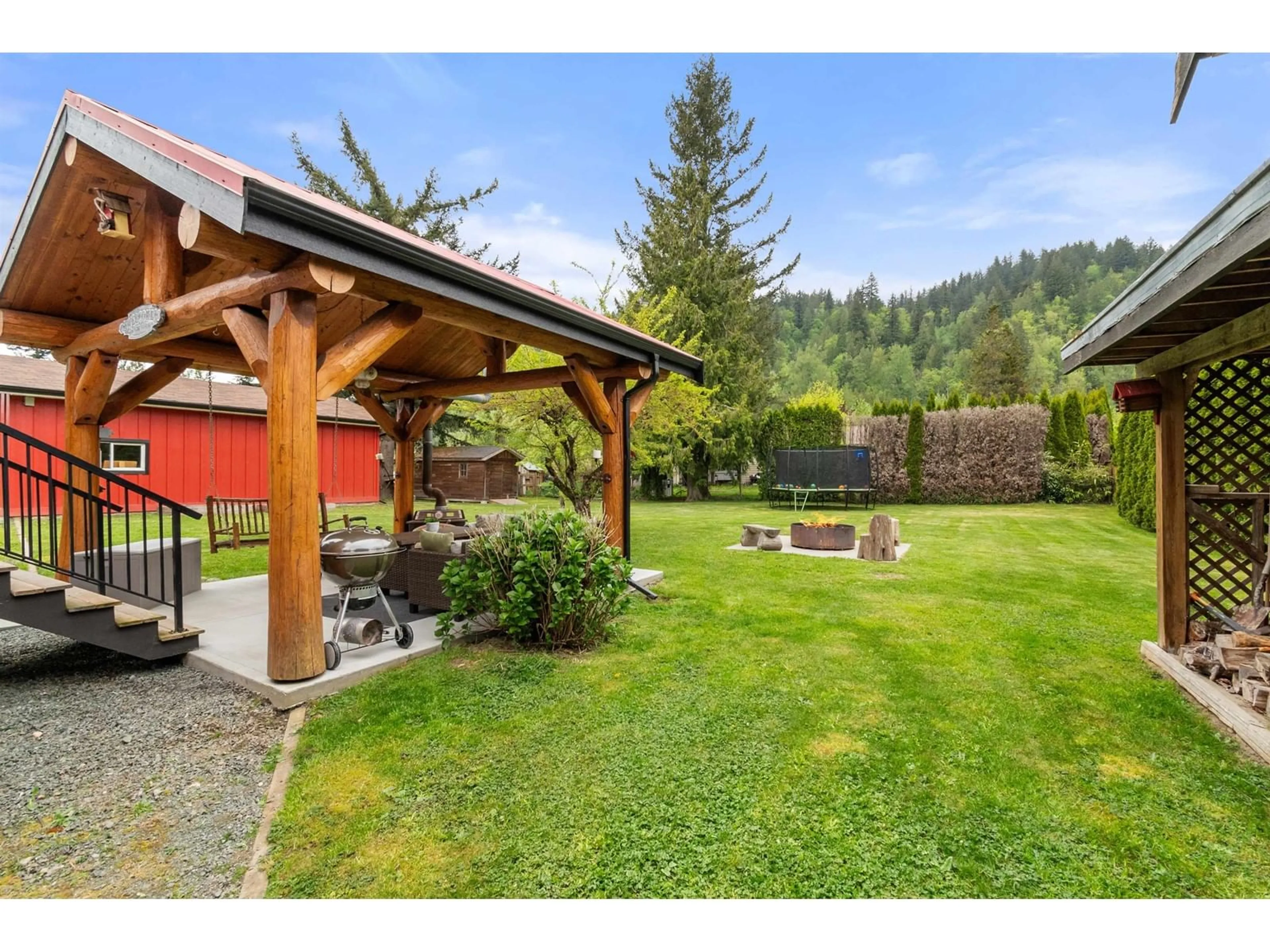 Patio, mountain view for 4293 WILSON ROAD, Sardis - Chwk River Valley British Columbia V2R4N3