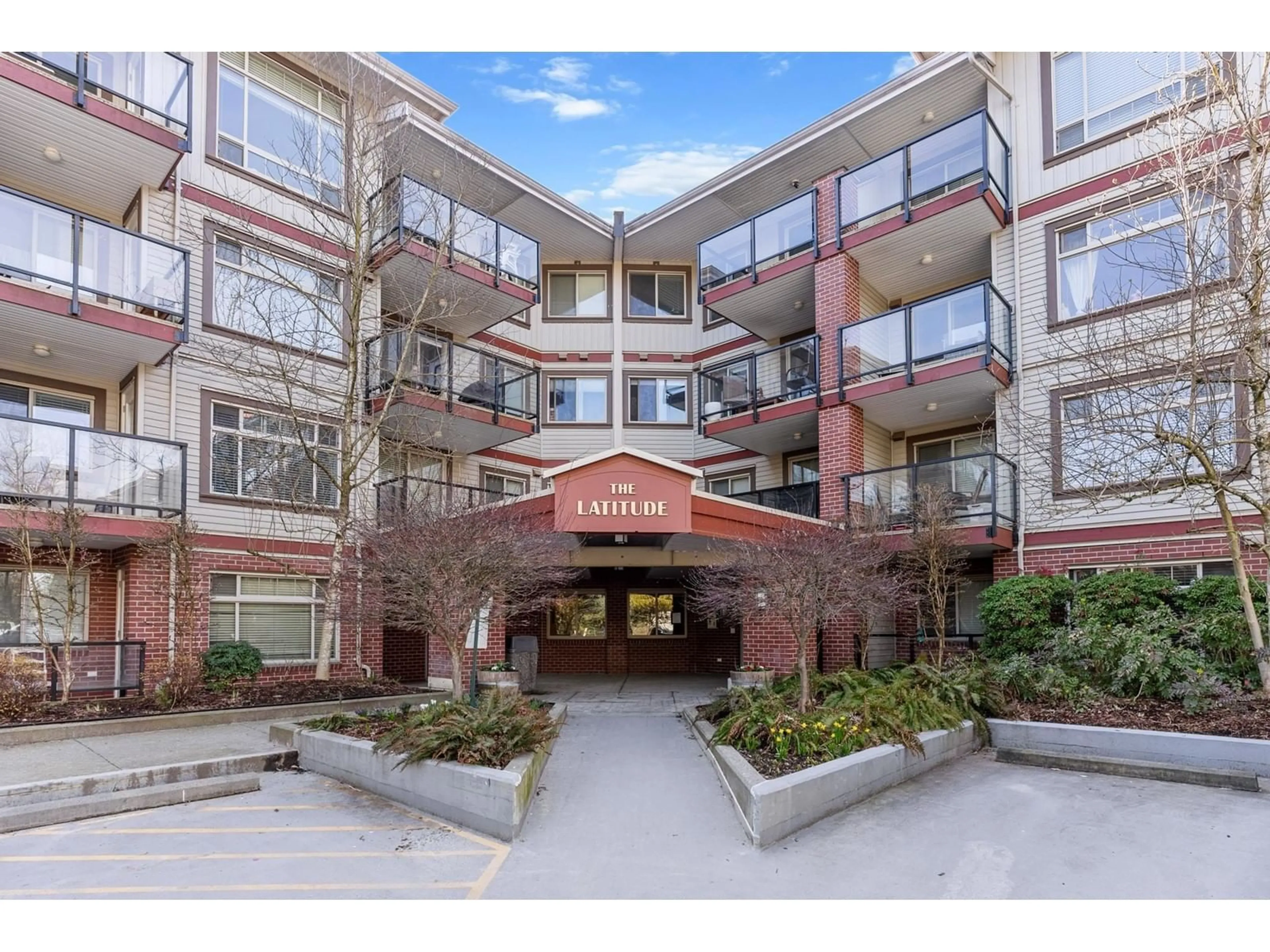 Indoor foyer for 205 - 2233 MCKENZIE, Abbotsford British Columbia V2S4A1