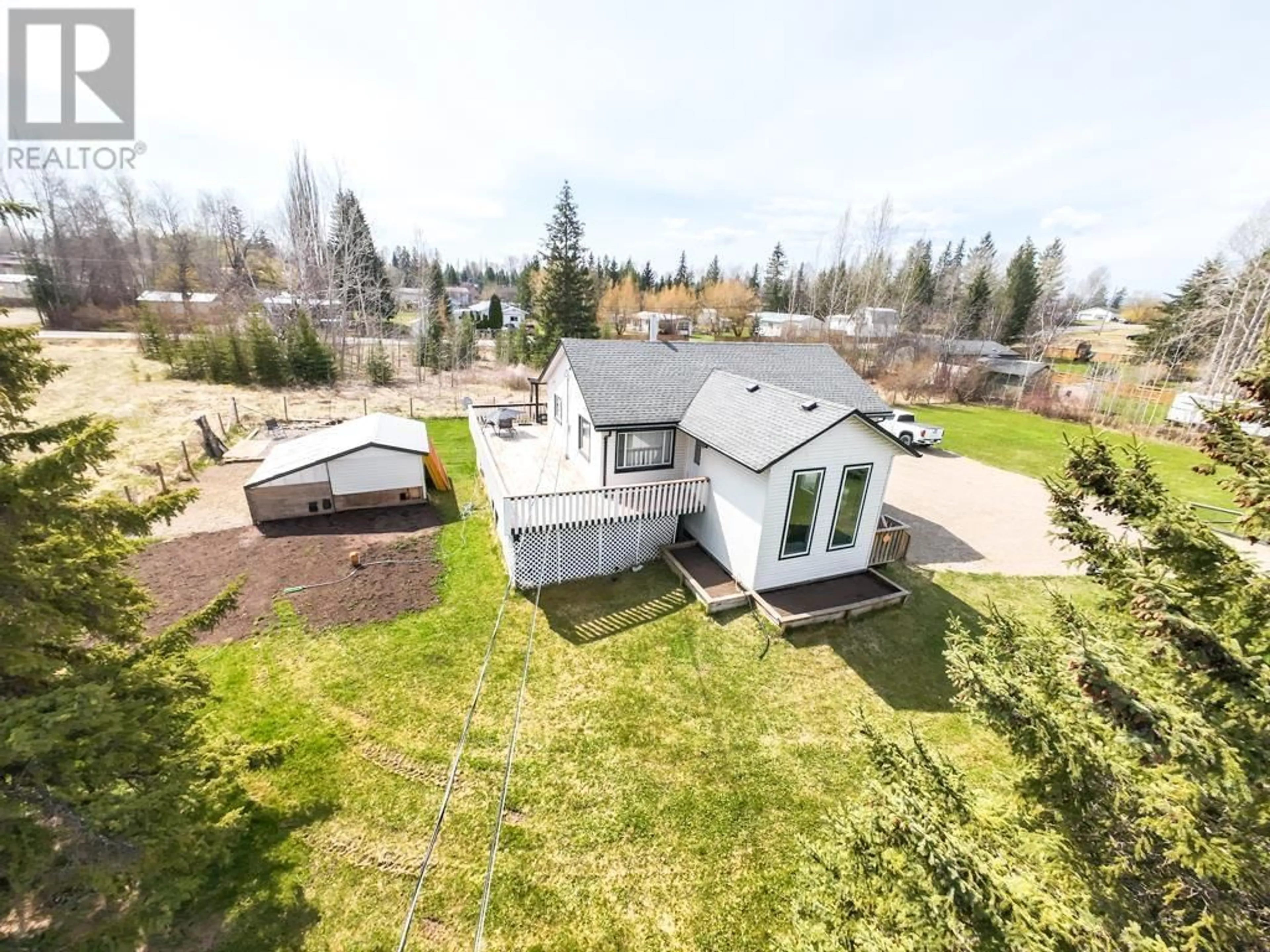 A pic from outside/outdoor area/front of a property/back of a property/a pic from drone, unknown for 1995 BIRCH AVENUE, Quesnel British Columbia V2J3Y3