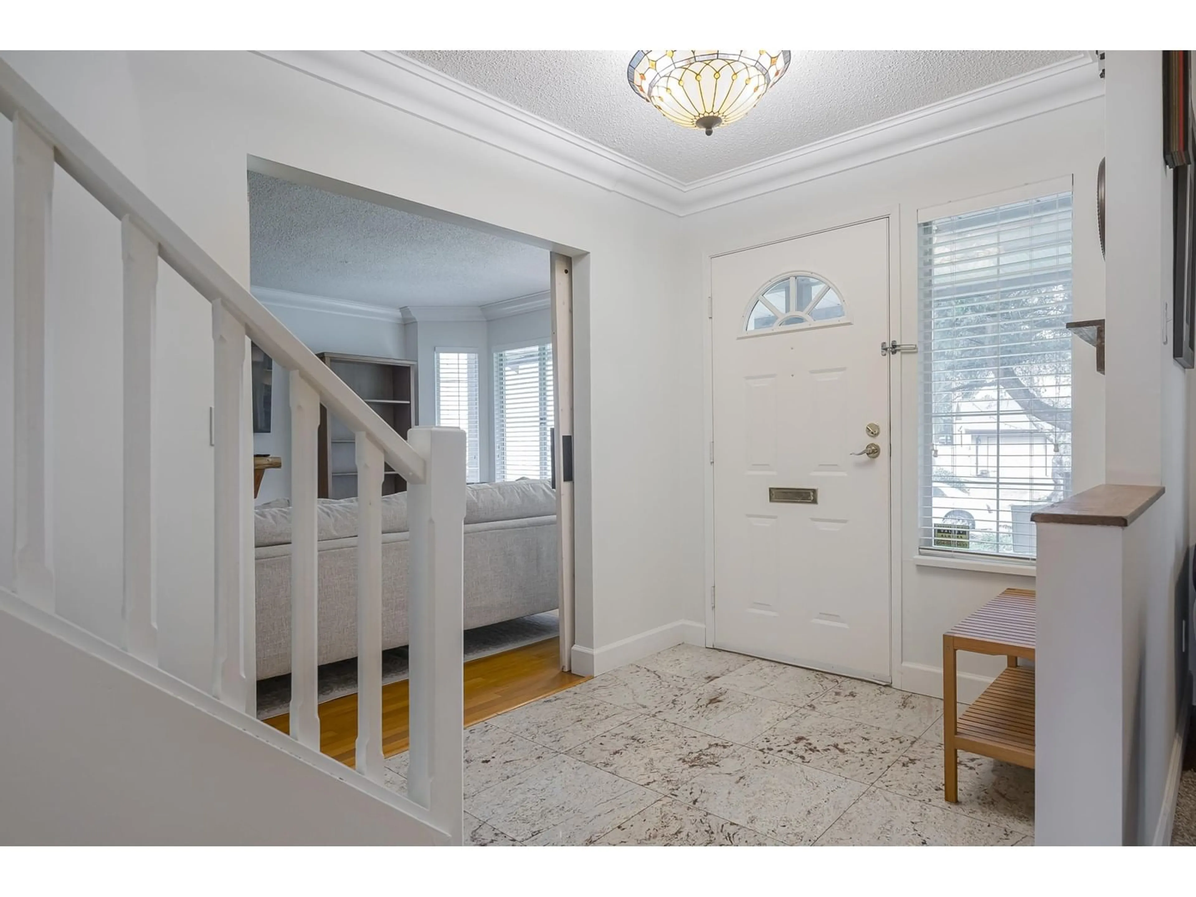 Indoor entryway for 14904 95A, Surrey British Columbia V3R7T6