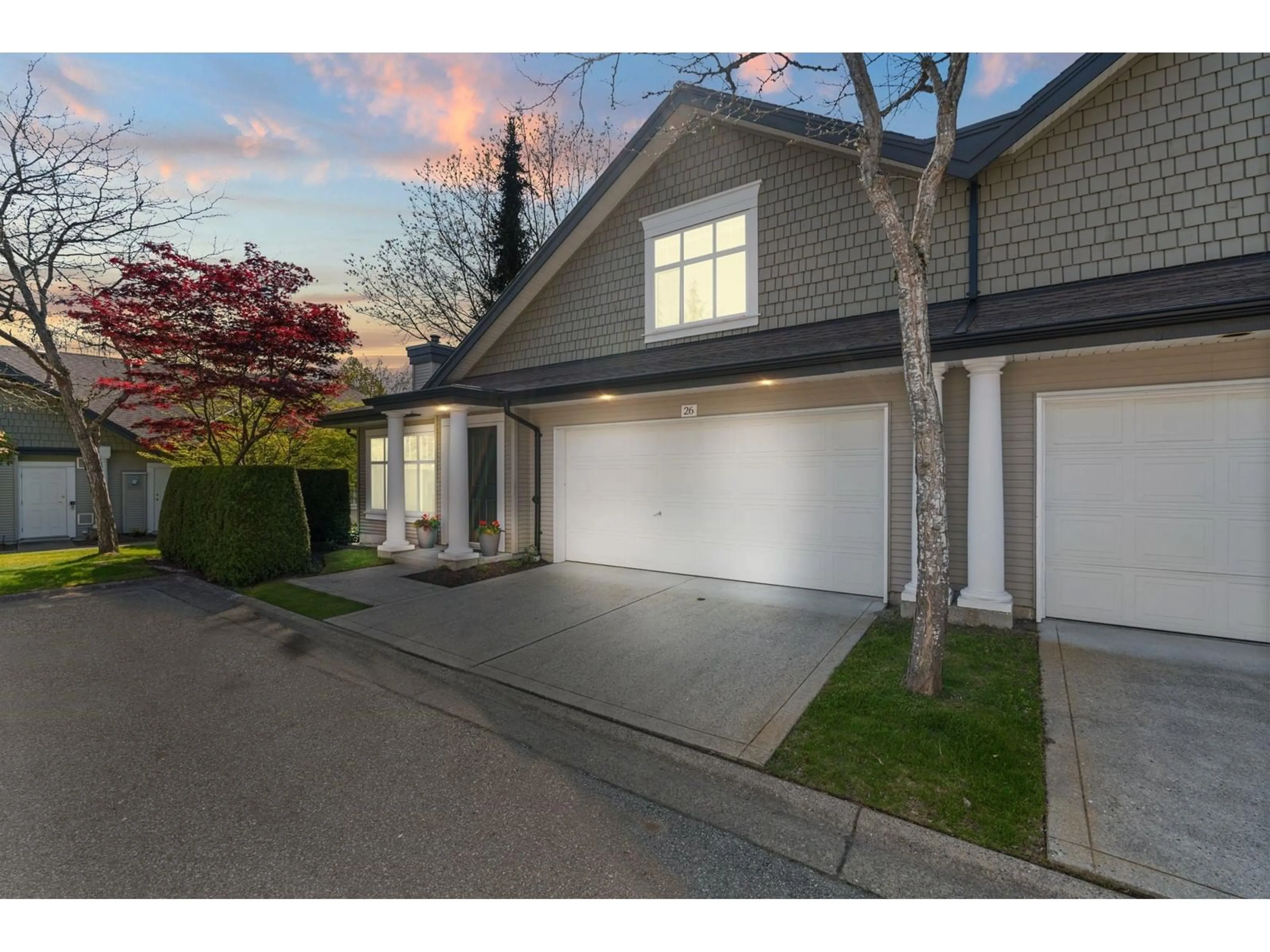 Indoor garage for 26 - 14877 33, Surrey British Columbia V4P3A3