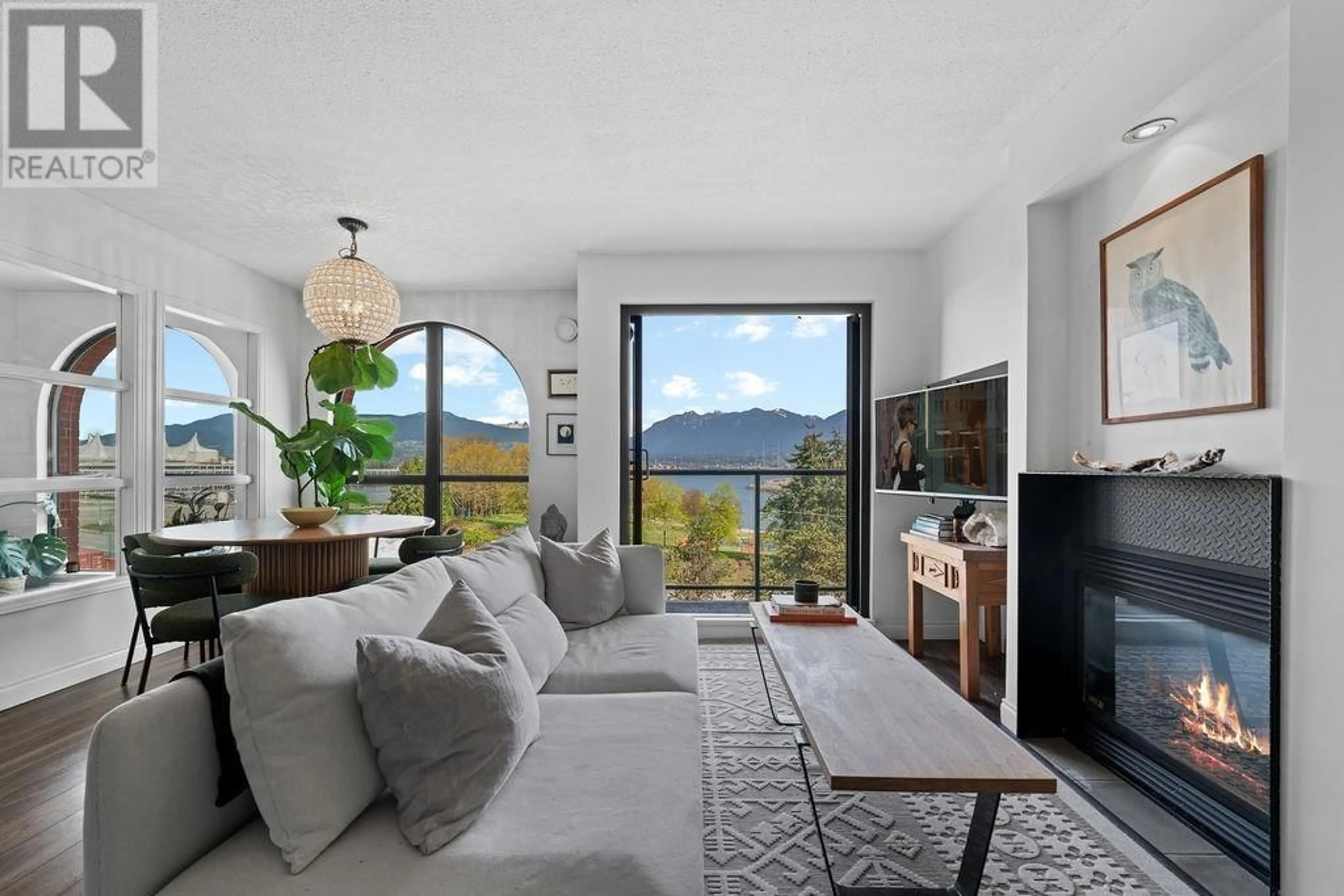 Living room with furniture, unknown for 703 - 55 ALEXANDER STREET, Vancouver British Columbia V6A1B2