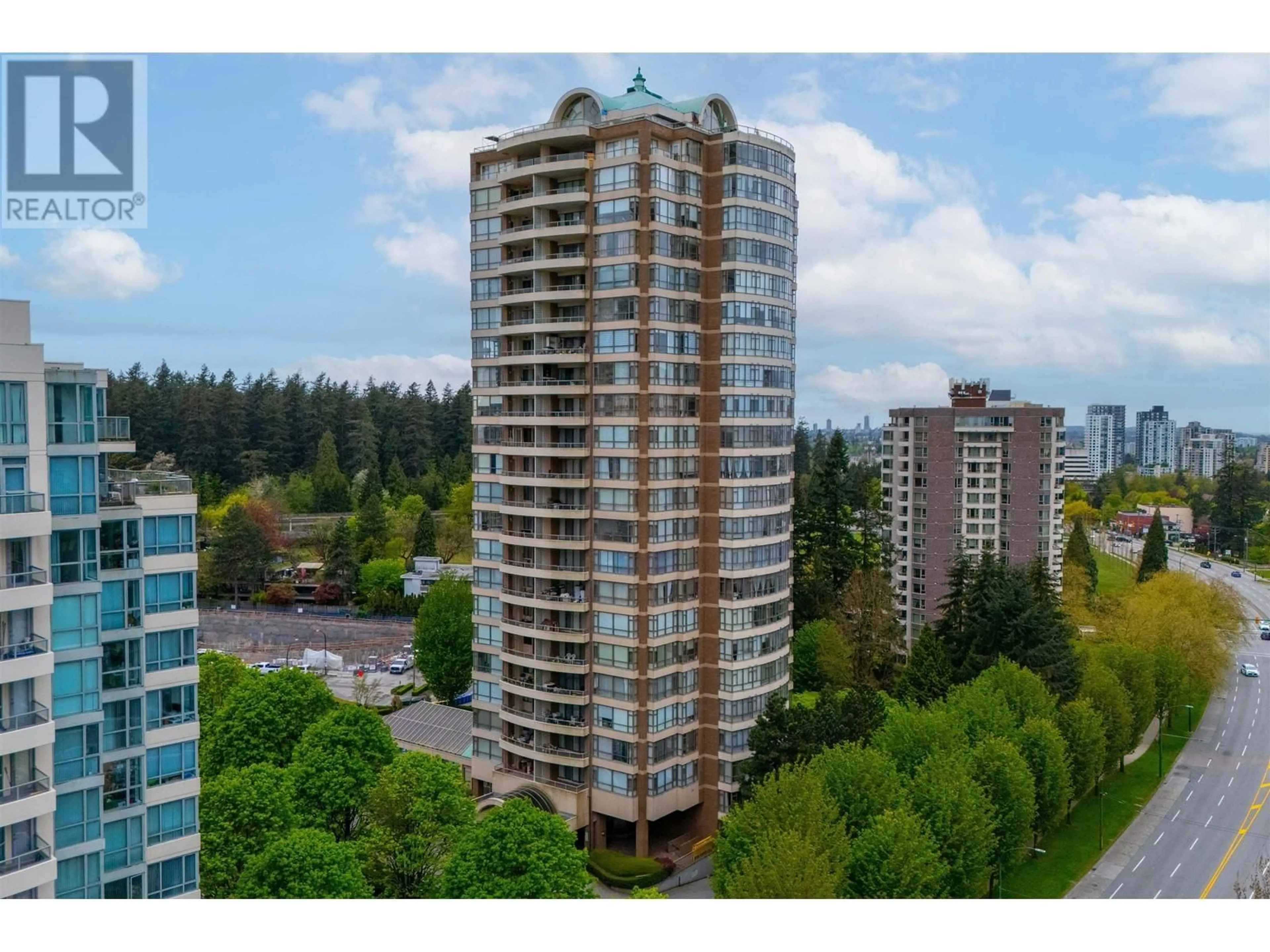A pic from outside/outdoor area/front of a property/back of a property/a pic from drone, city buildings view from balcony for 801 - 5885 OLIVE AVENUE, Burnaby British Columbia V5H4N8