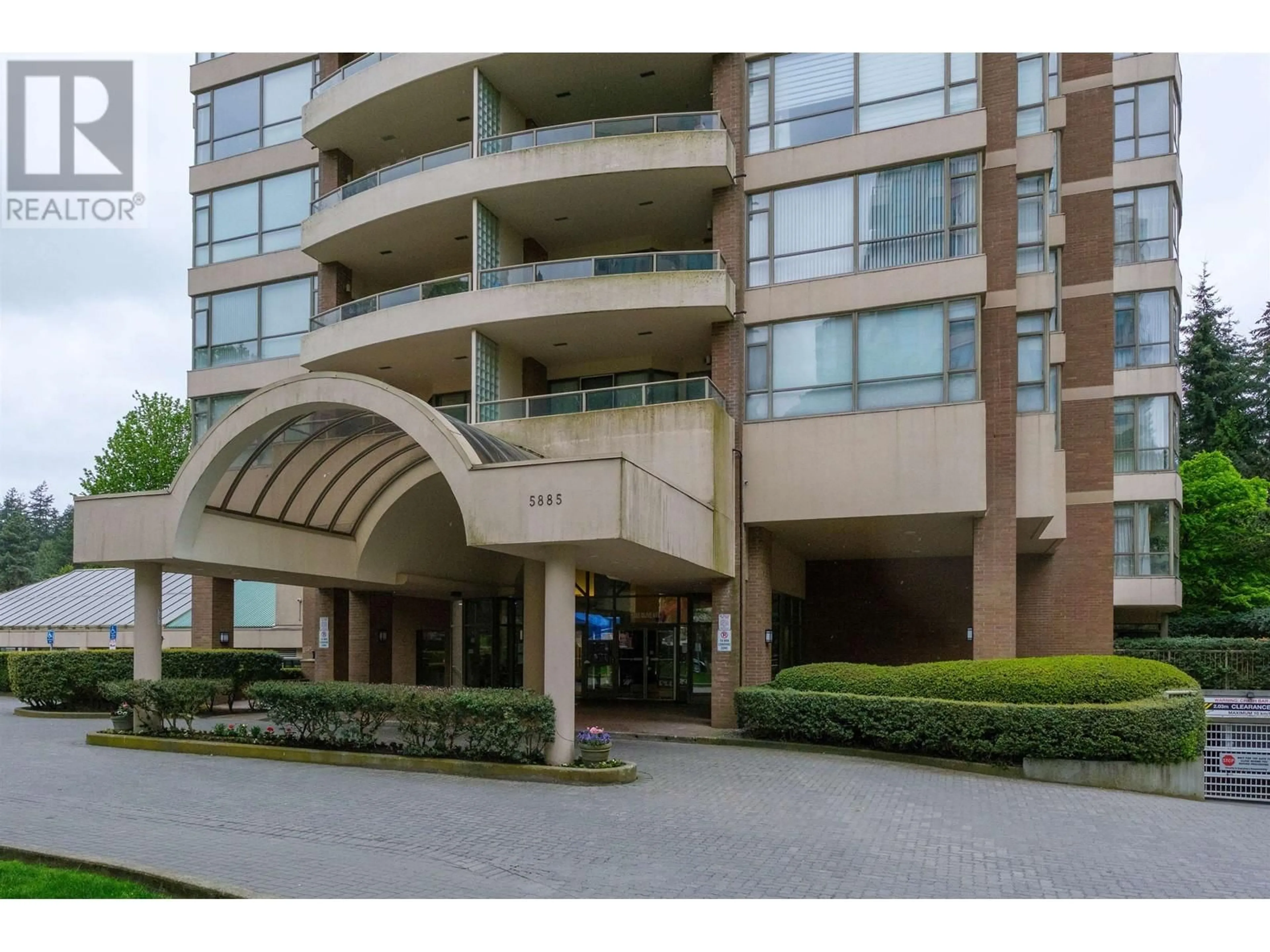 Indoor foyer for 801 - 5885 OLIVE AVENUE, Burnaby British Columbia V5H4N8