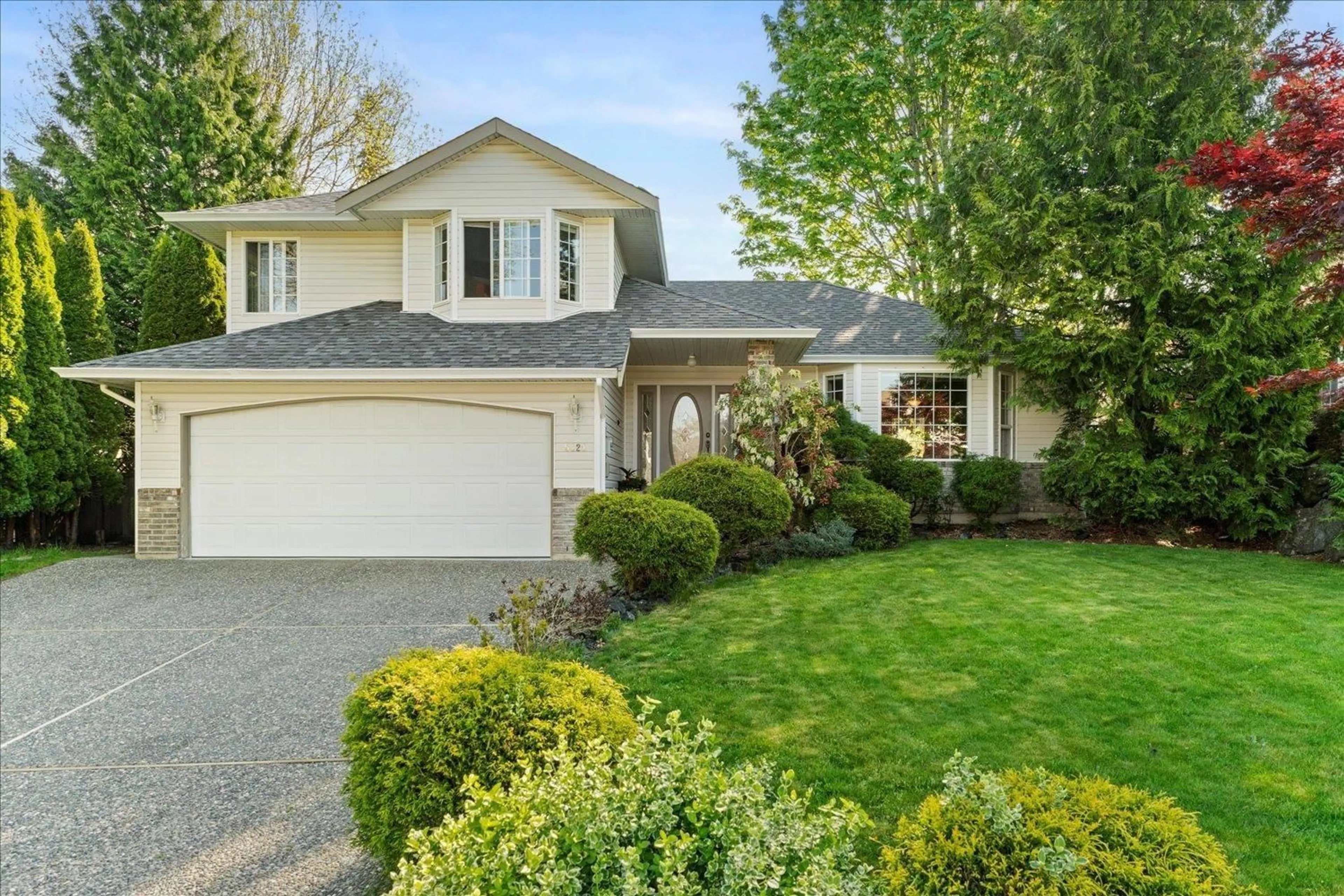 Home with vinyl exterior material, street for 5424 HIGHROAD CRESCENT, Chilliwack British Columbia V2R3Y1