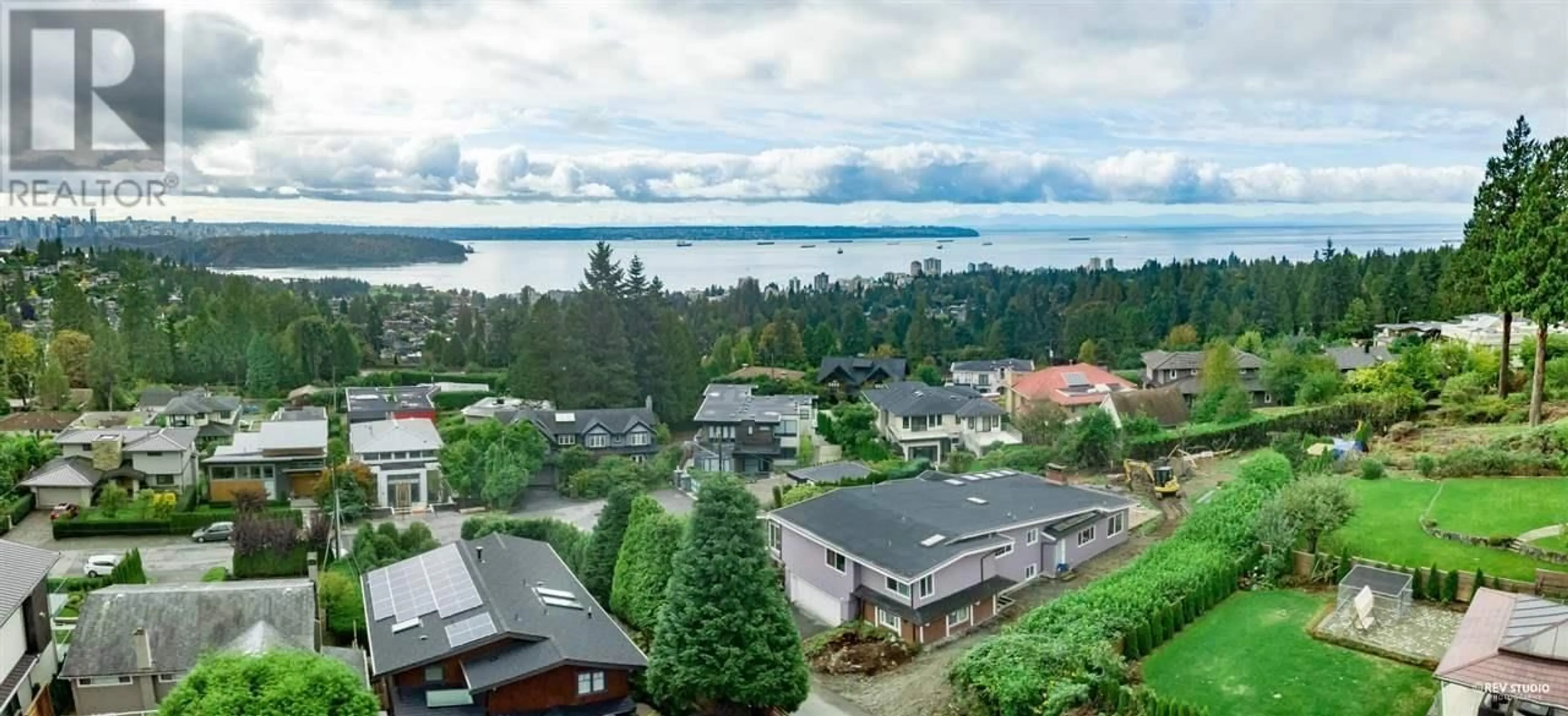 A pic from outside/outdoor area/front of a property/back of a property/a pic from drone, water/lake/river/ocean view for 1158 QUEENS AVENUE, West Vancouver British Columbia V7S2K2