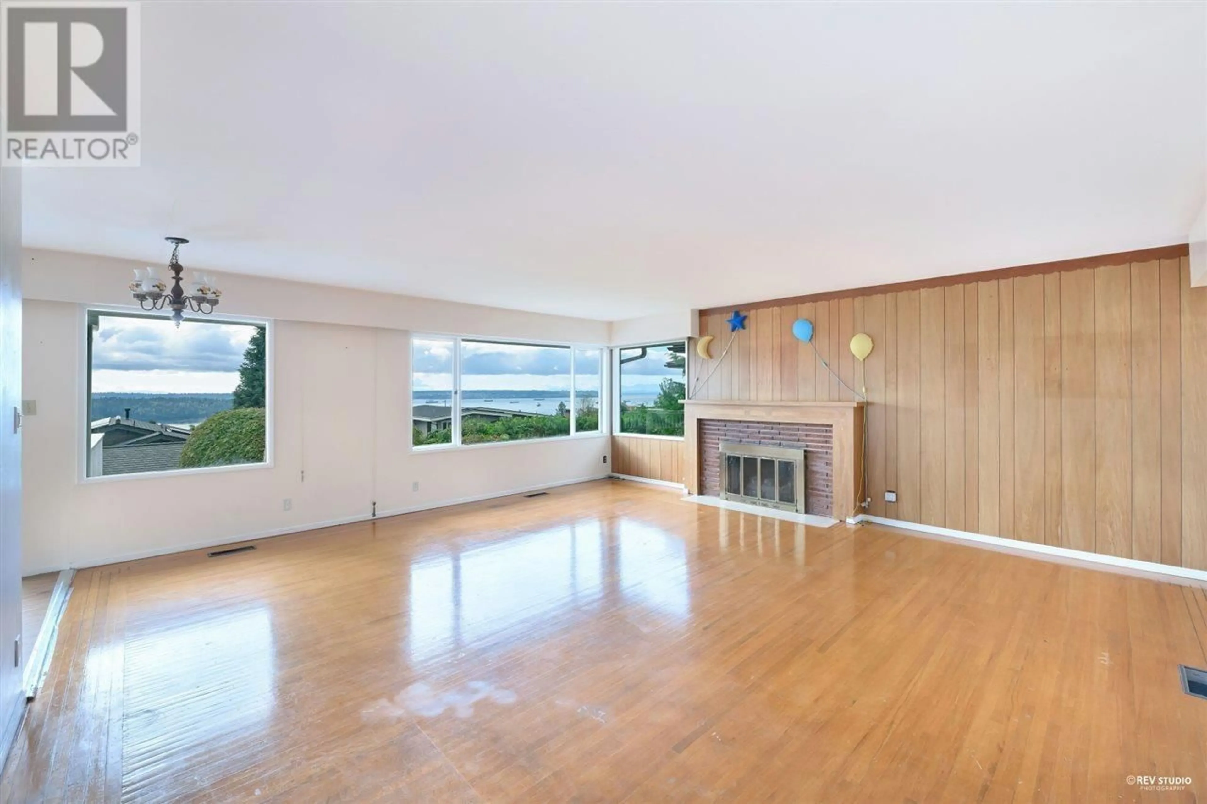 A pic of a room for 1158 QUEENS AVENUE, West Vancouver British Columbia V7S2K2