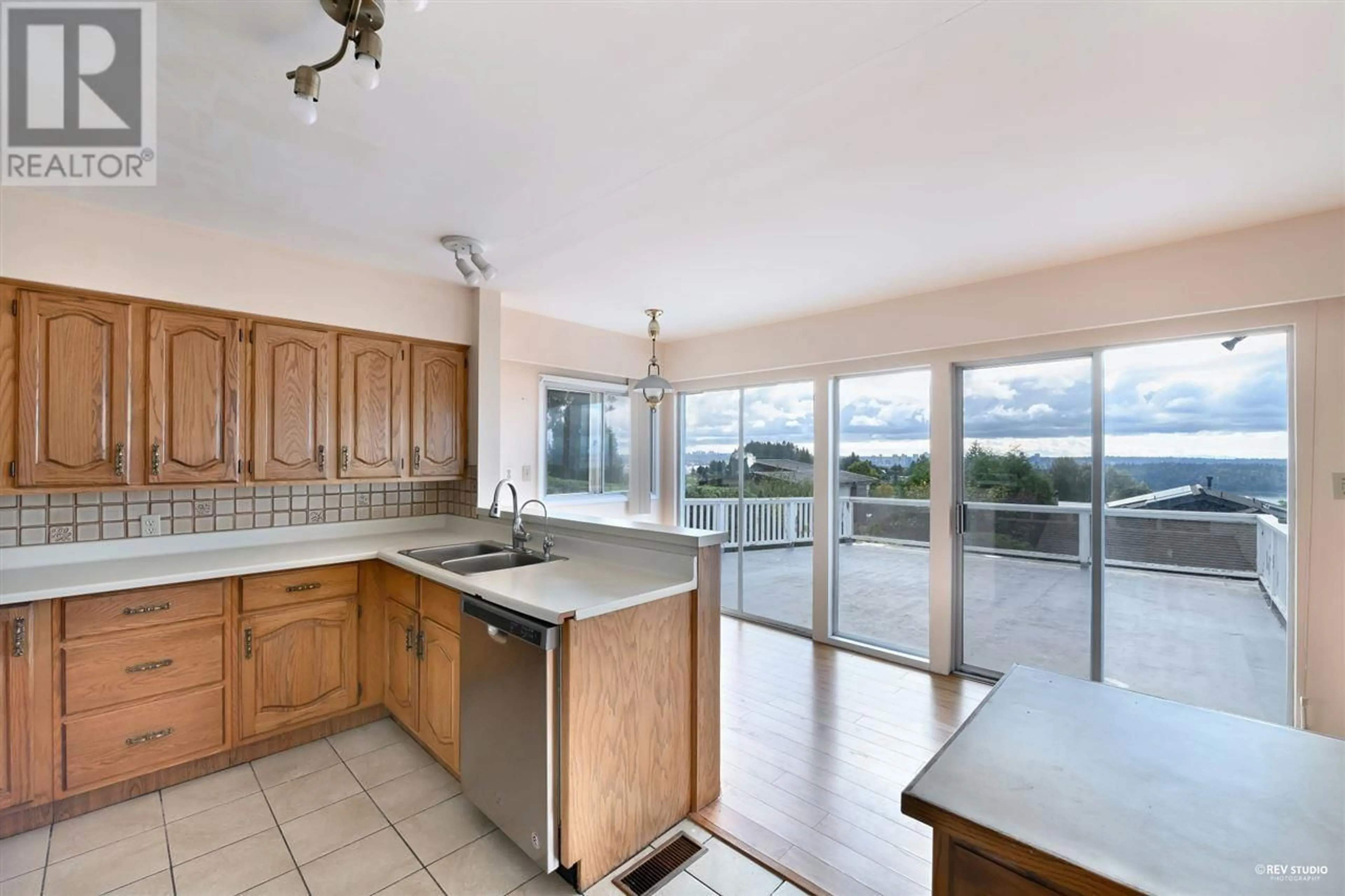 Open concept kitchen, unknown for 1158 QUEENS AVENUE, West Vancouver British Columbia V7S2K2