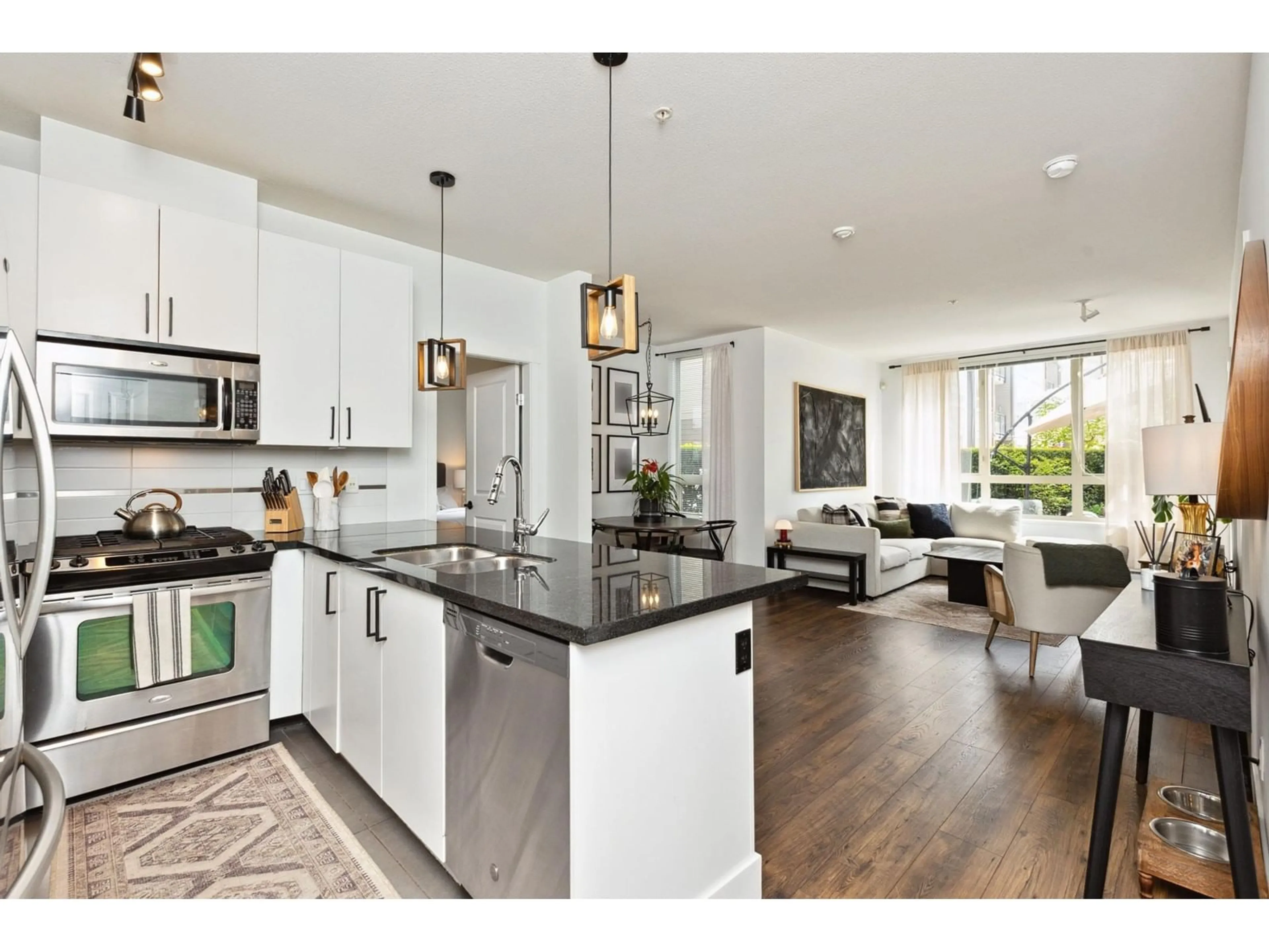 Open concept kitchen, unknown for 132 - 15918 26, Surrey British Columbia V3Z5K3