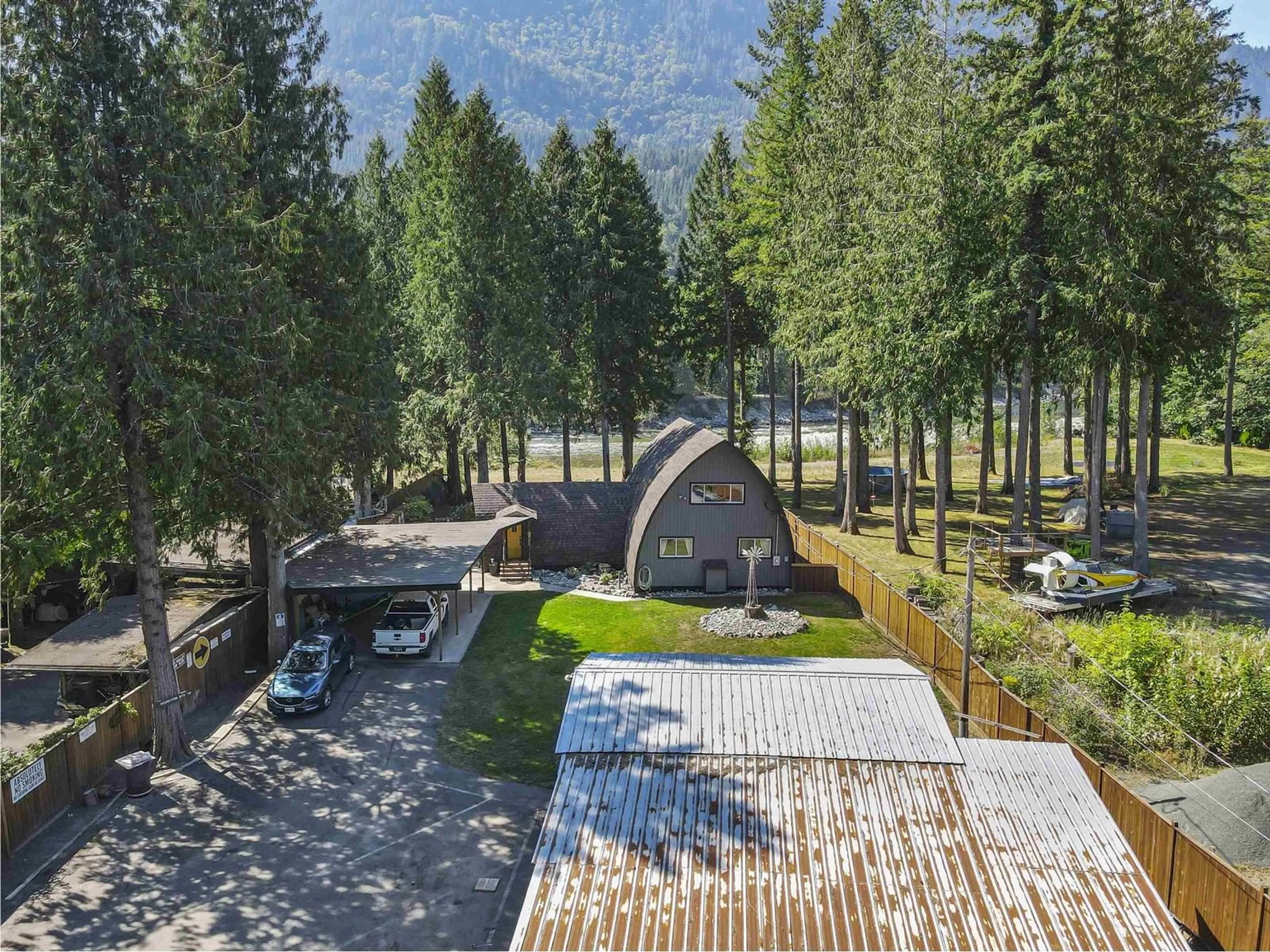 A pic from outside/outdoor area/front of a property/back of a property/a pic from drone, mountain view for 4235 OSBORNE ROAD, Sardis - Chwk River Valley British Columbia V4Z1A6