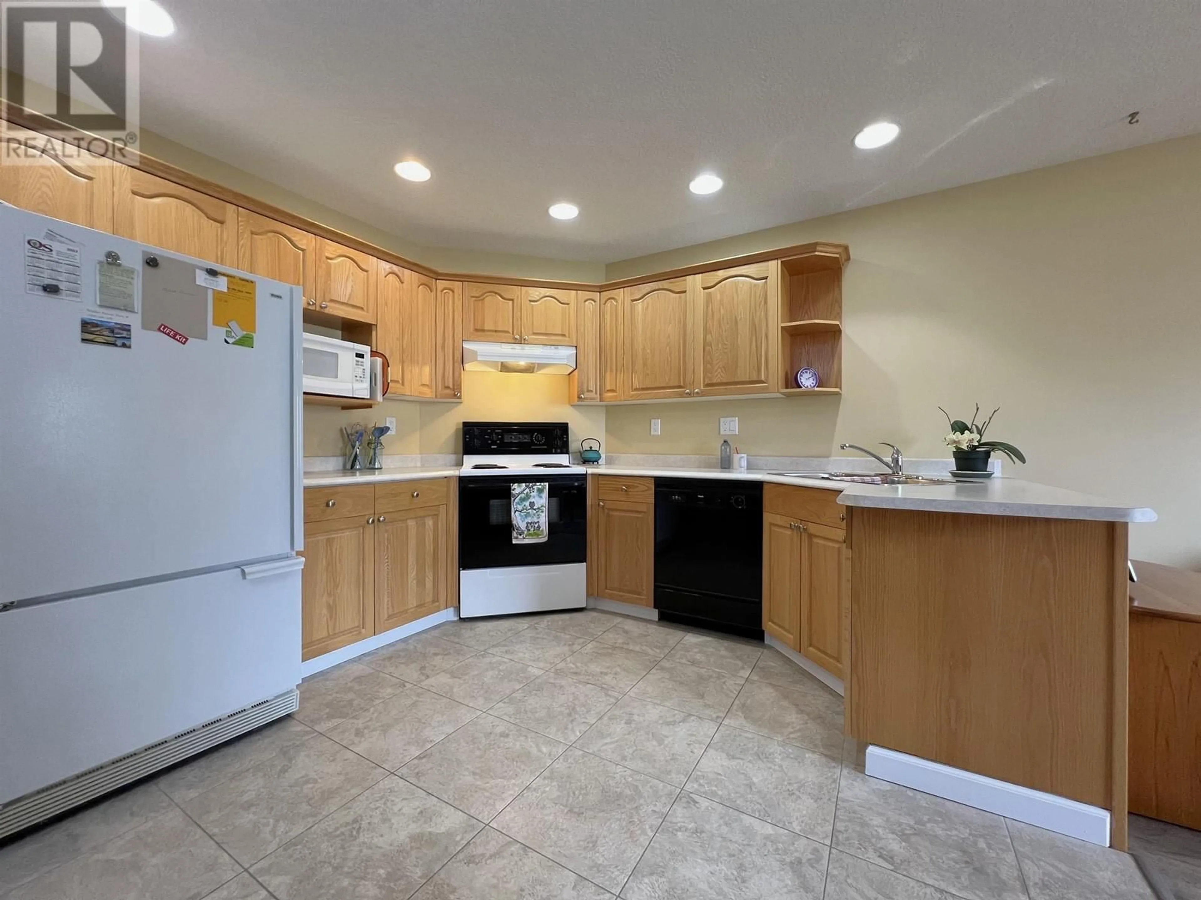 Standard kitchen, ceramic/tile floor for 116 - 6807 WESTGATE AVENUE, Prince George British Columbia V2N5T8