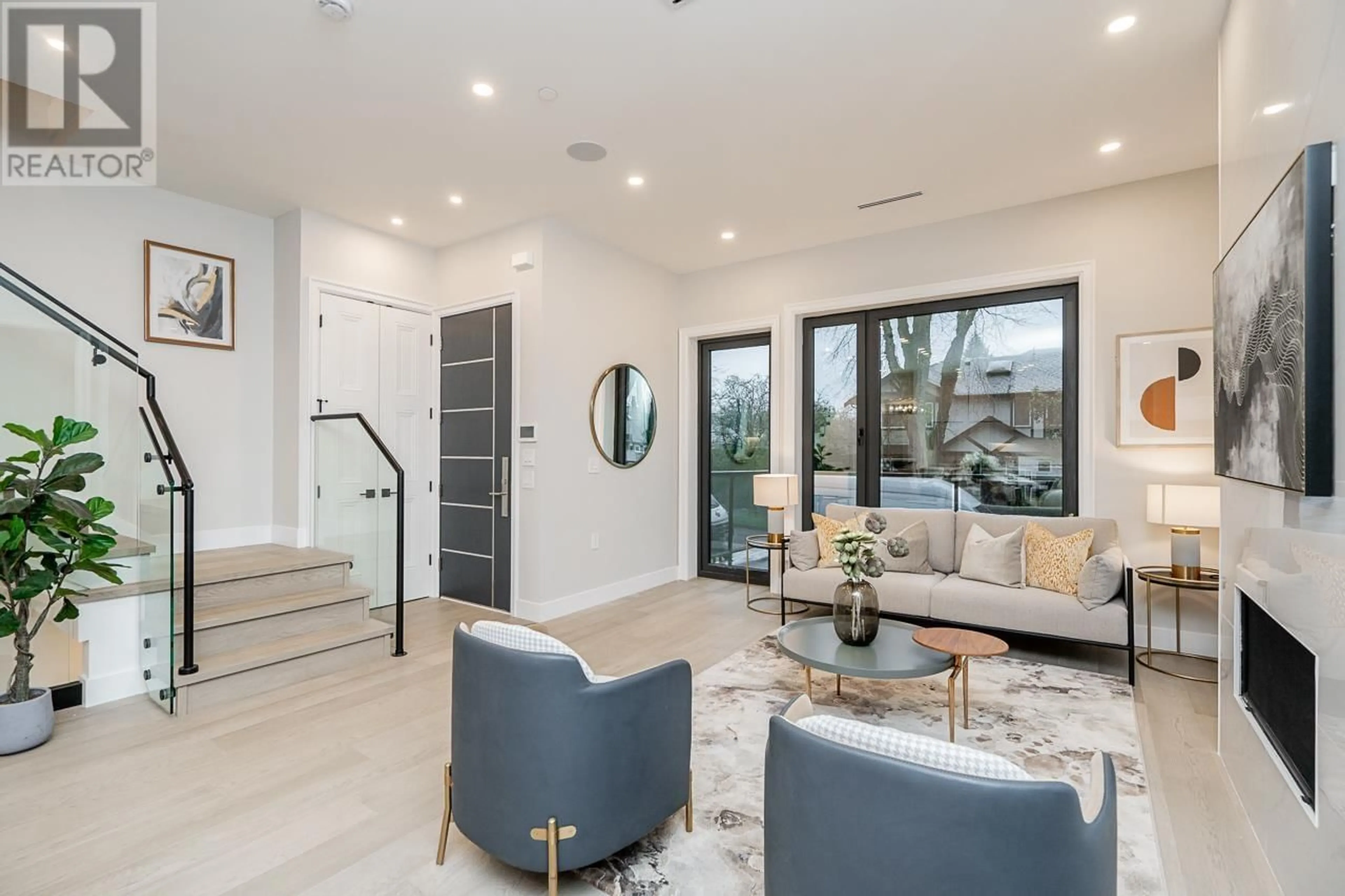 Living room with furniture, unknown for 4010 BLENHEIM STREET, Vancouver British Columbia V6L2Y9