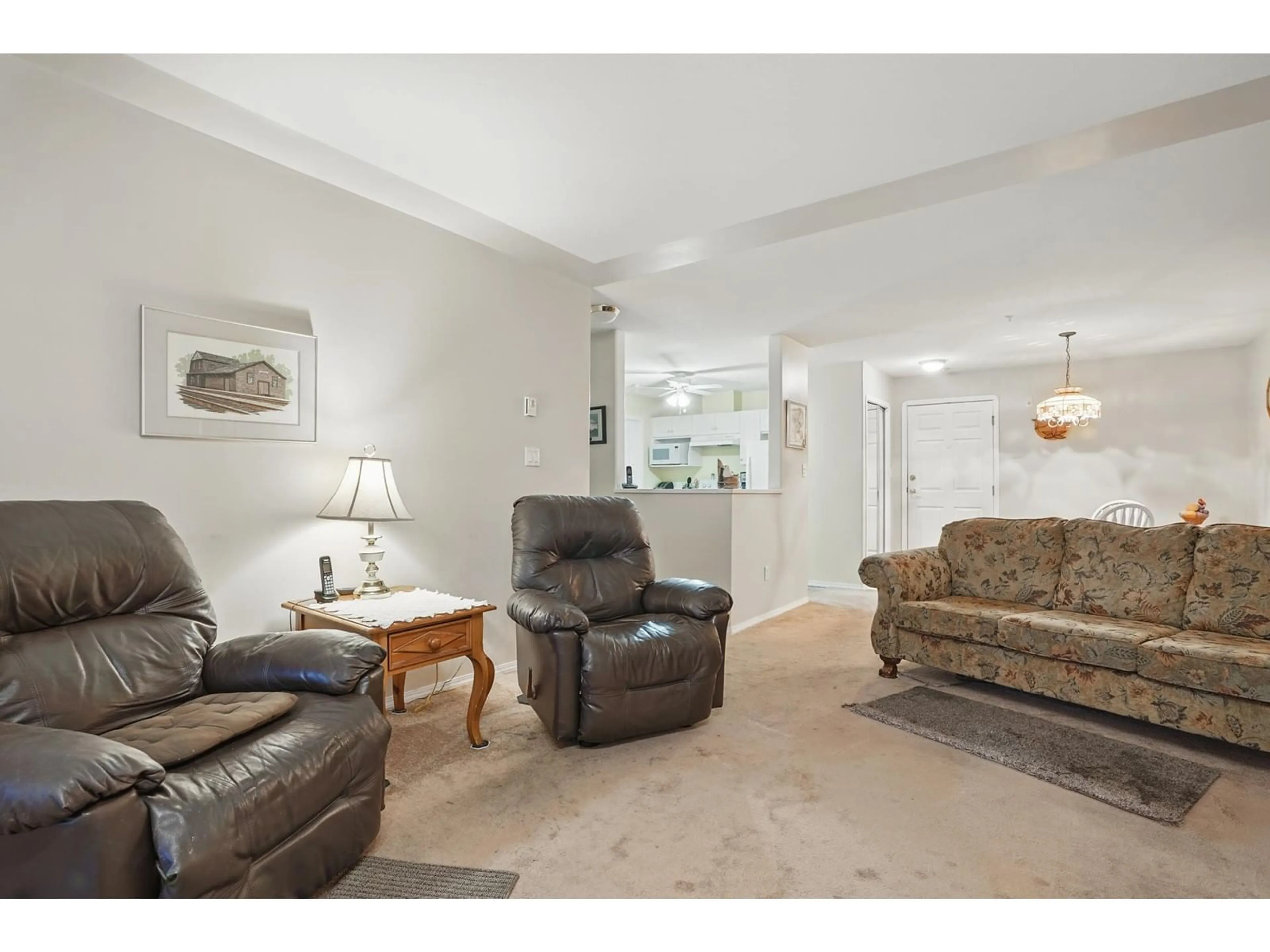 Living room with furniture, unknown for 303 - 46693 YALE ROAD, Chilliwack British Columbia V2P7Z4