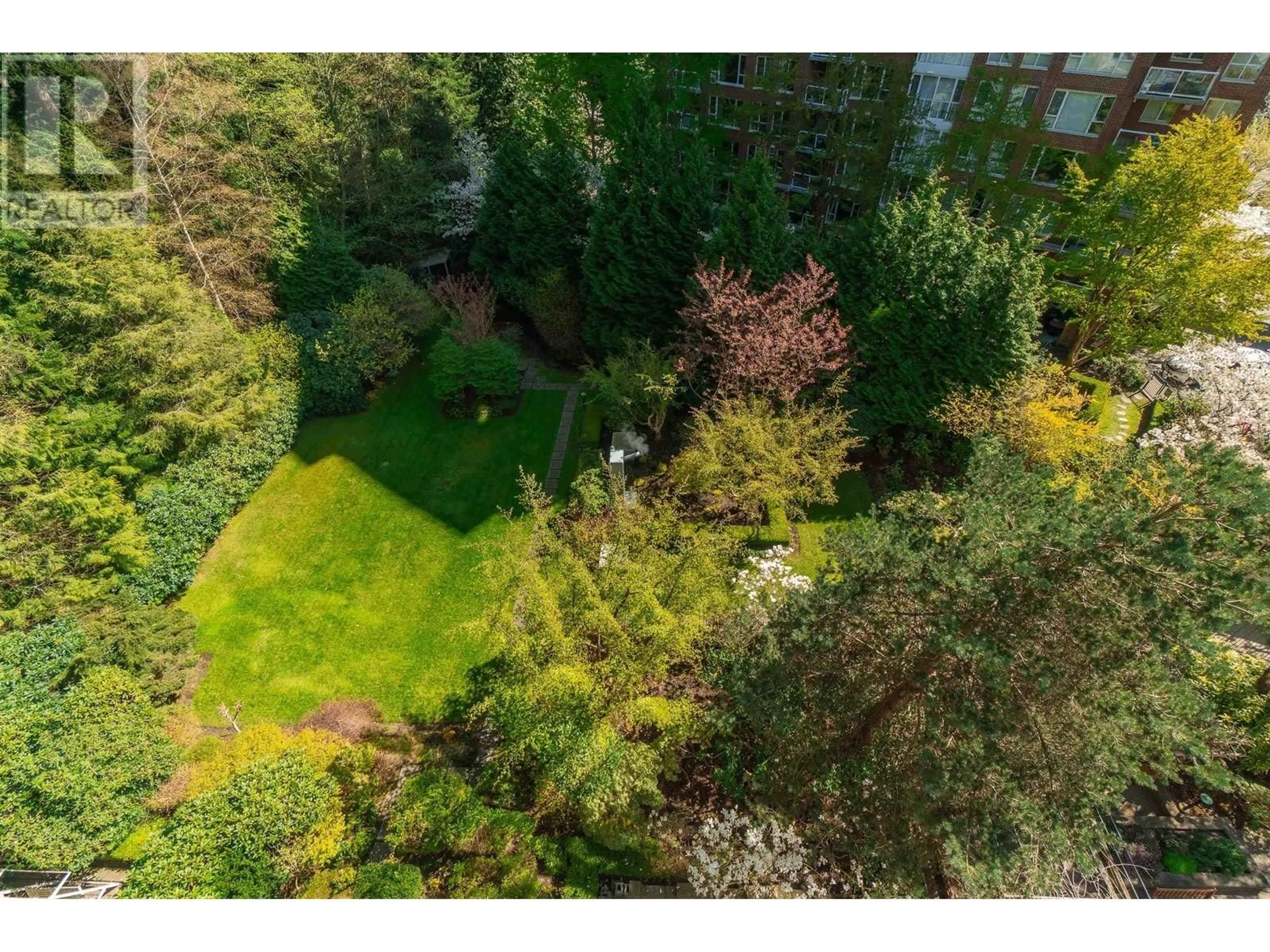 A pic from outside/outdoor area/front of a property/back of a property/a pic from drone, forest/trees view for 707 - 5639 HAMPTON PLACE, Vancouver British Columbia V6T2H6
