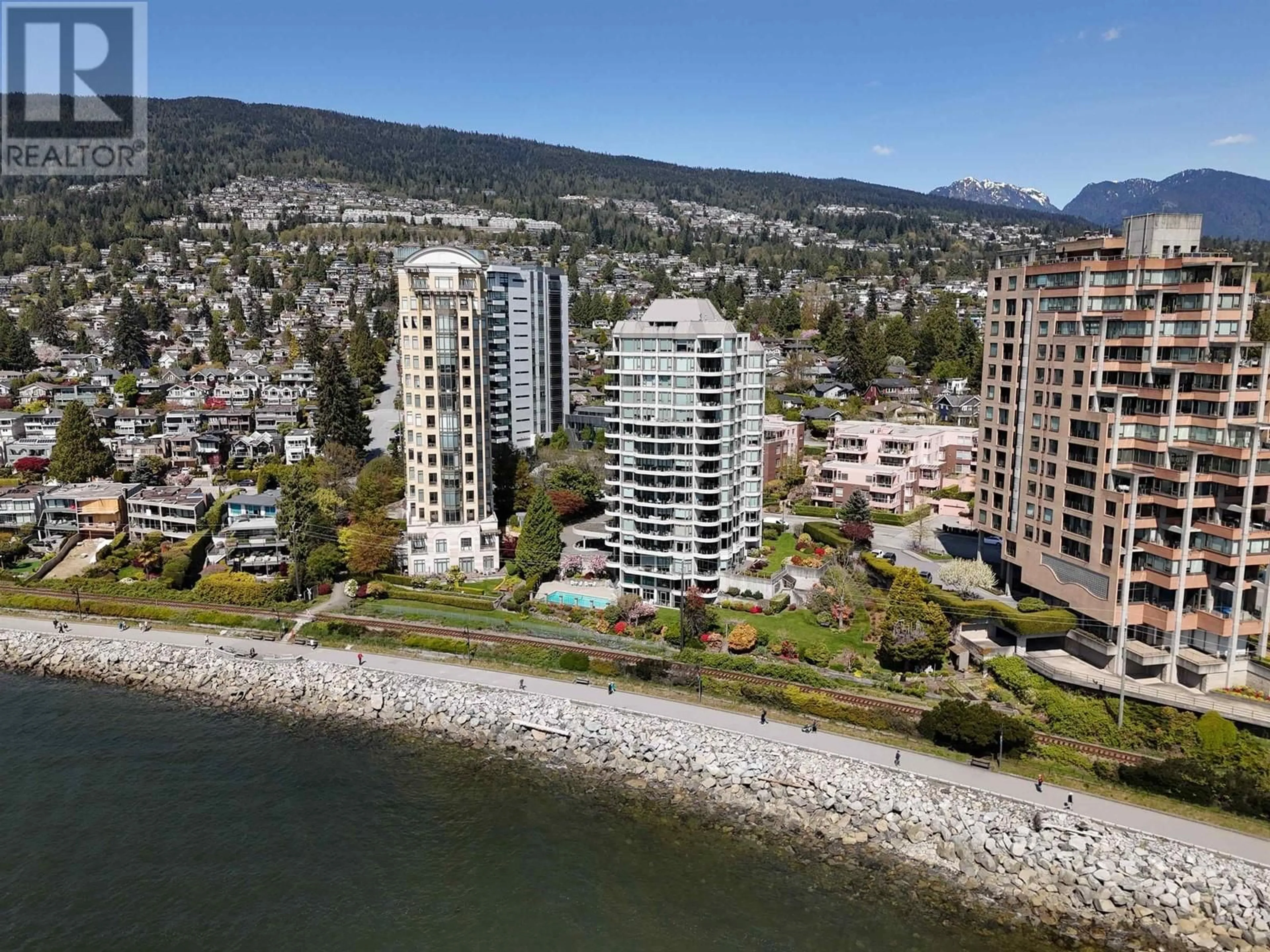 A pic from outside/outdoor area/front of a property/back of a property/a pic from drone, water/lake/river/ocean view for 101 - 2280 BELLEVUE AVENUE, West Vancouver British Columbia V7V1C6