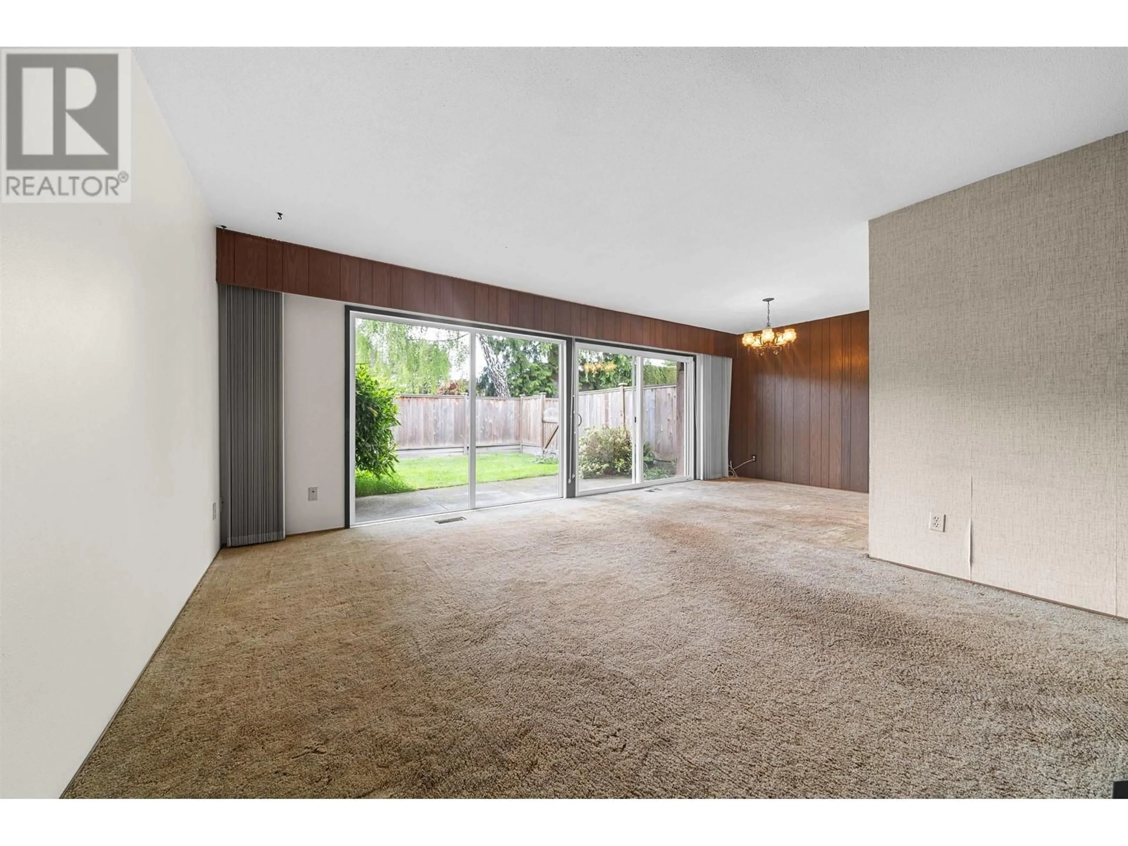 Indoor foyer for 73 - 10600 NO. 4 ROAD, Richmond British Columbia V7A2Z7