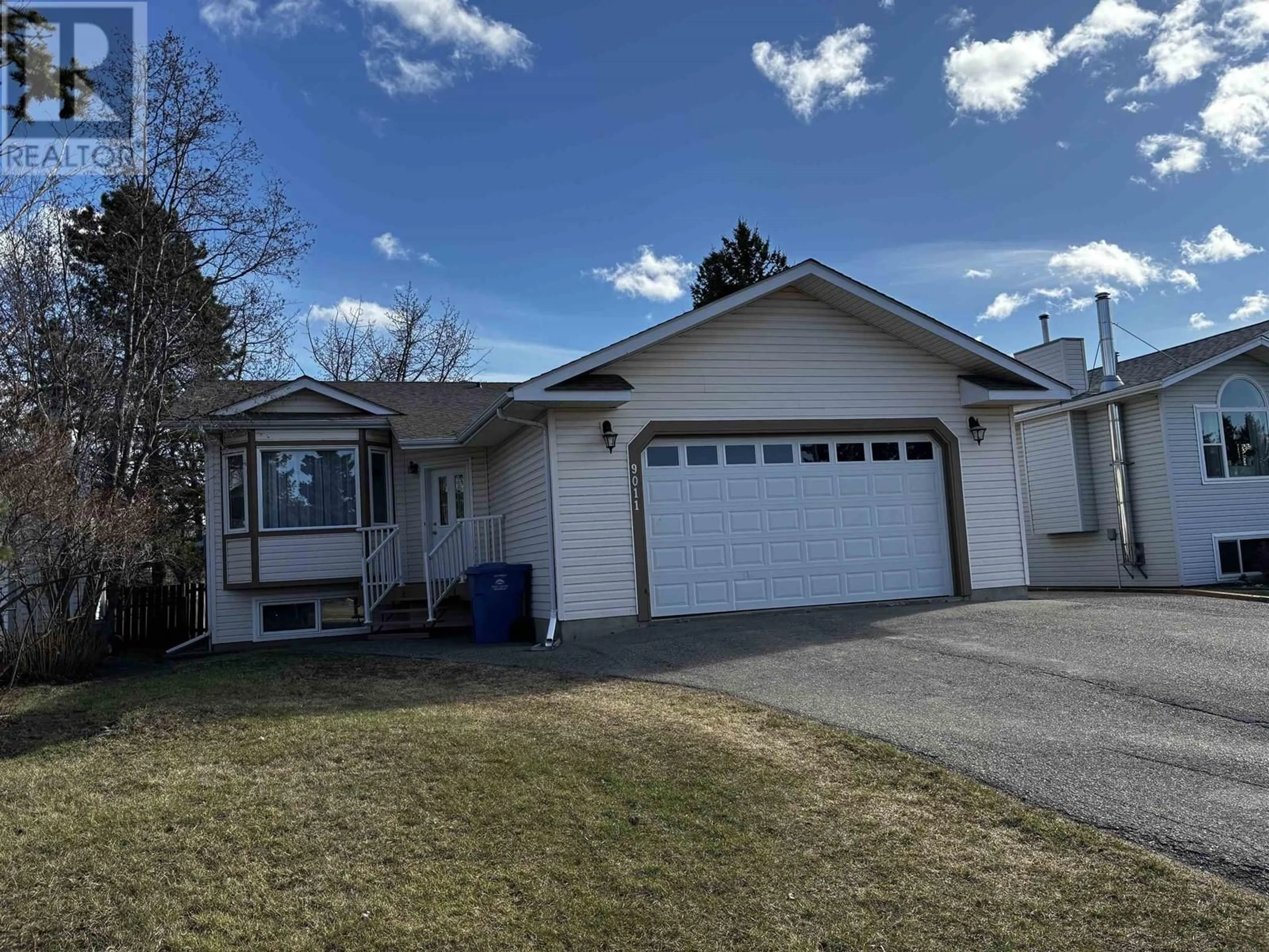 Home with vinyl exterior material, street for 9011 99 AVENUE, Fort St. John British Columbia V1J5S2