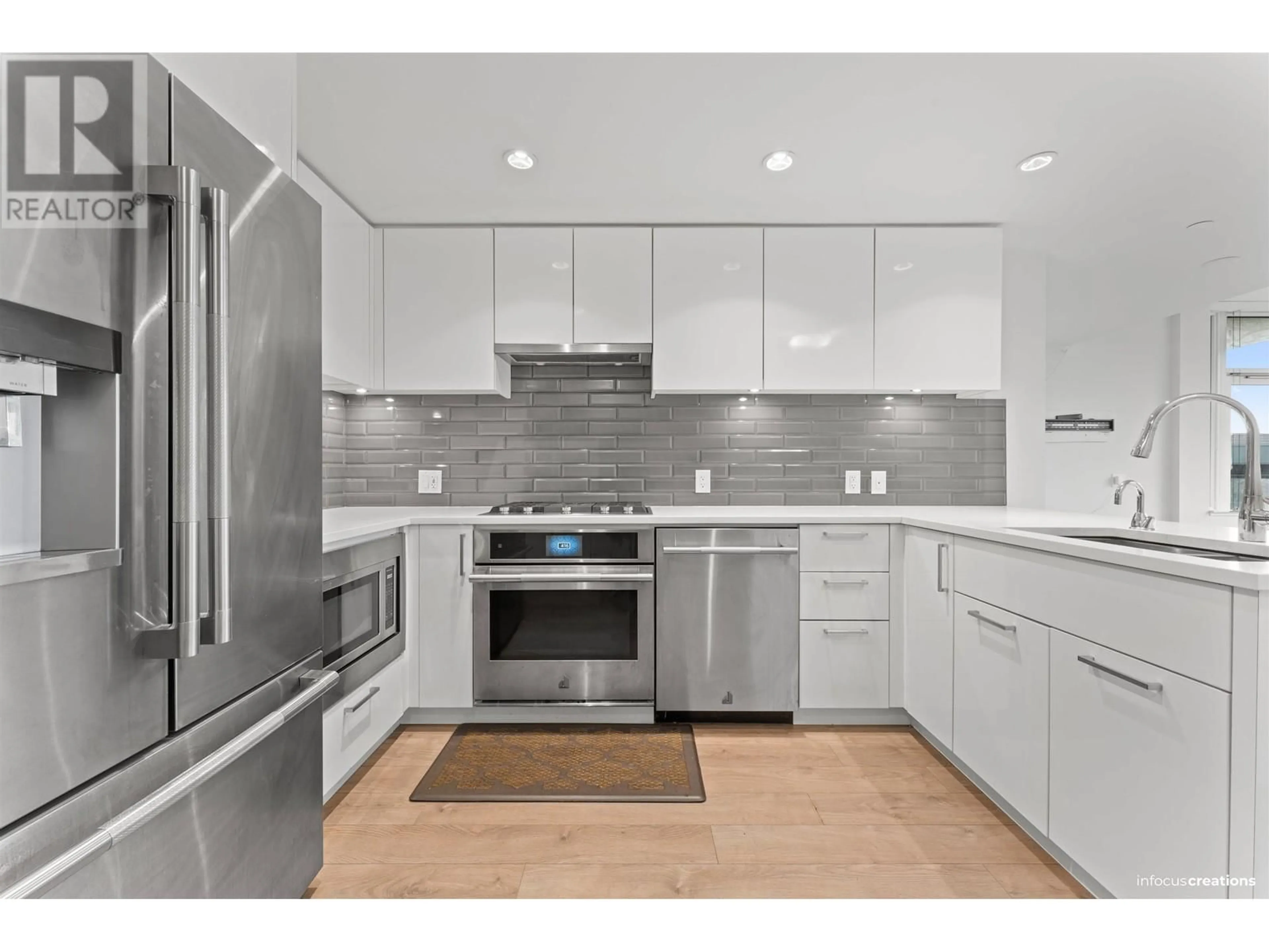 Contemporary kitchen, unknown for 609 - 3451 SAWMILL CRESCENT, Vancouver British Columbia V5S0H3