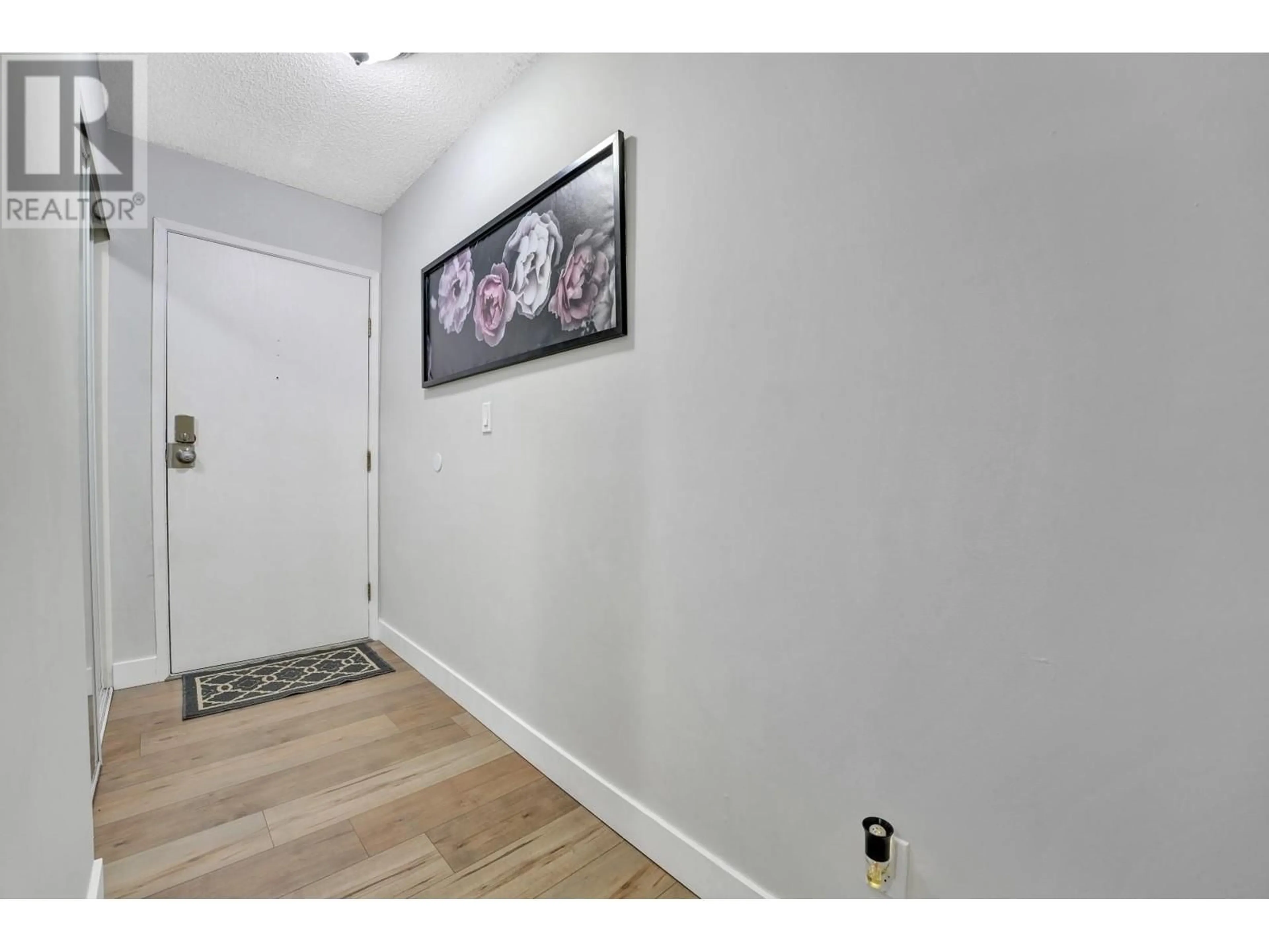 Indoor entryway for 205 - 2425 SHAUGHNESSY STREET, Port Coquitlam British Columbia V3C3E6