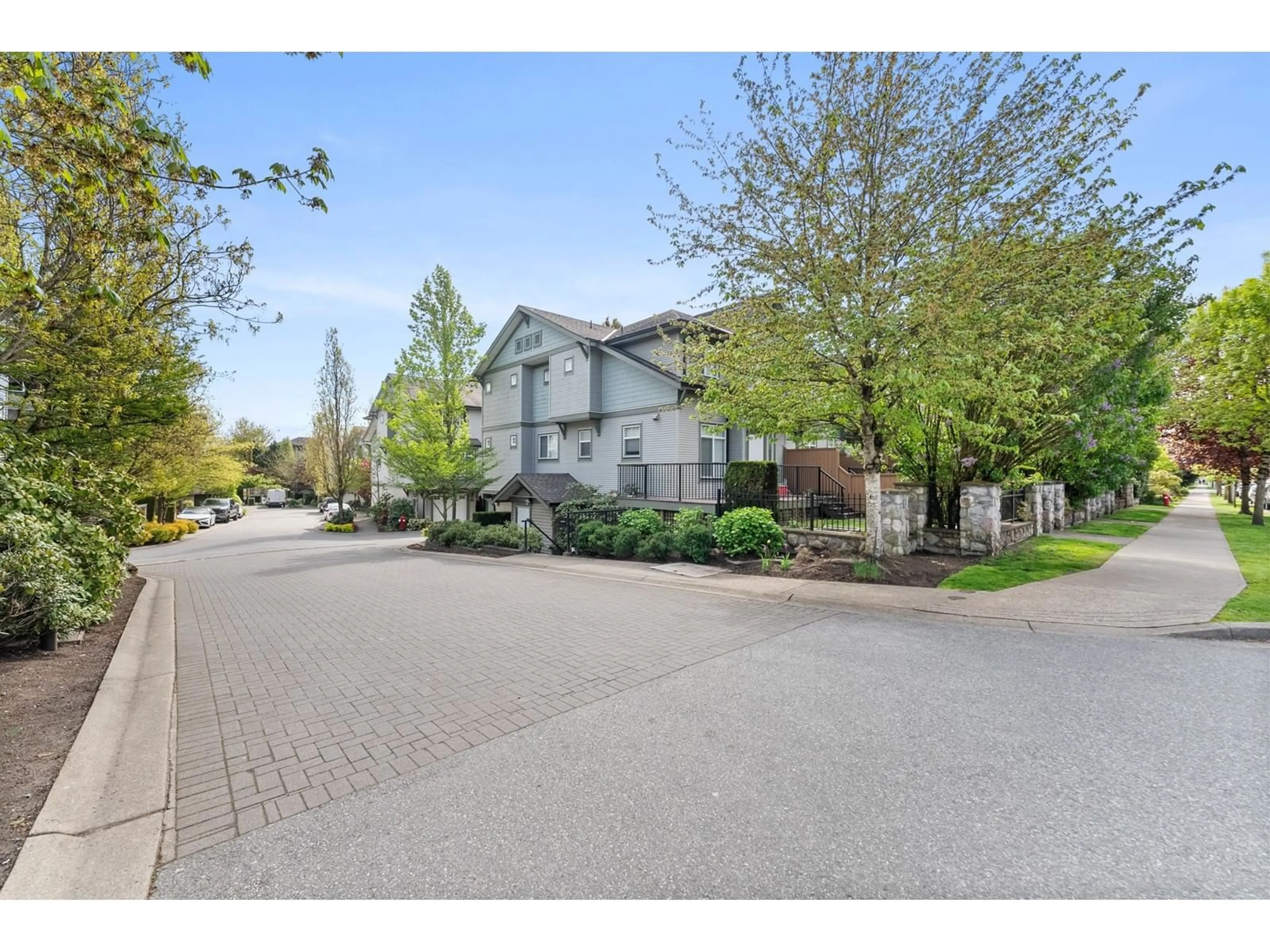 A pic from outside/outdoor area/front of a property/back of a property/a pic from drone, street for 35 - 8726 159, Surrey British Columbia V4N0A8