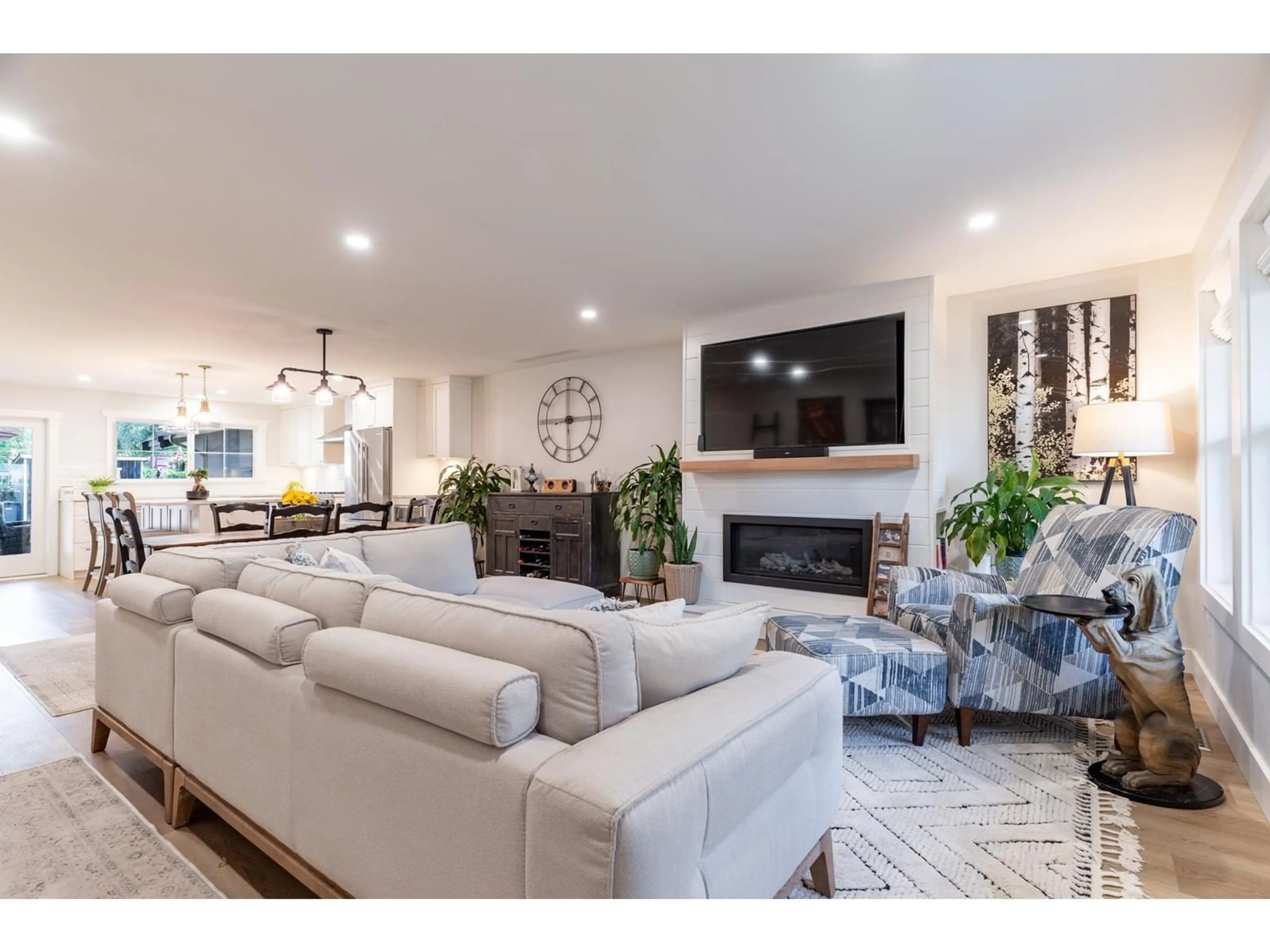 Living room with furniture, unknown for 20226 42A, Langley British Columbia V3A3B4