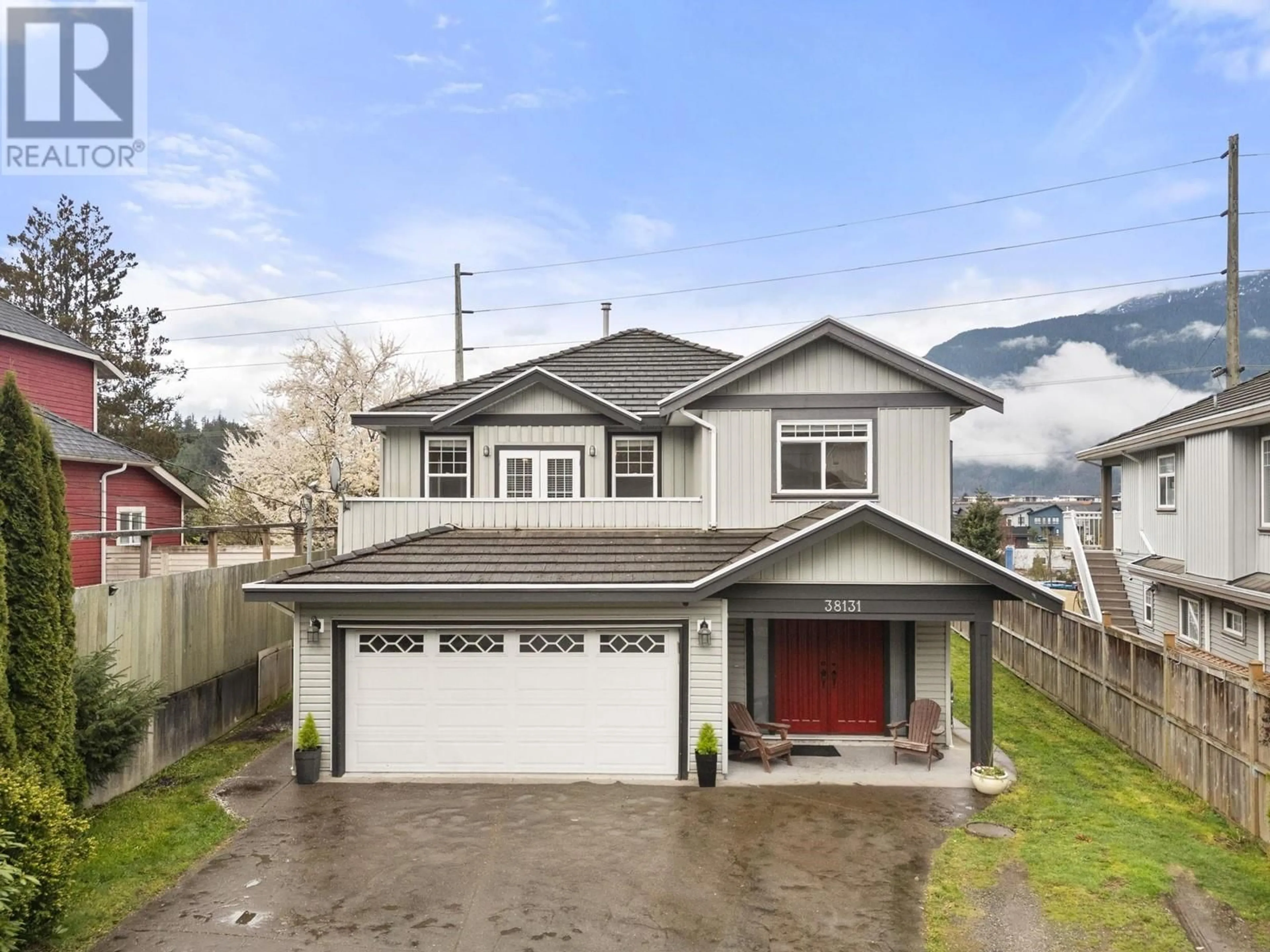 Home with vinyl exterior material, mountain view for 38131 HARBOUR VIEW PLACE, Squamish British Columbia V8B0J2