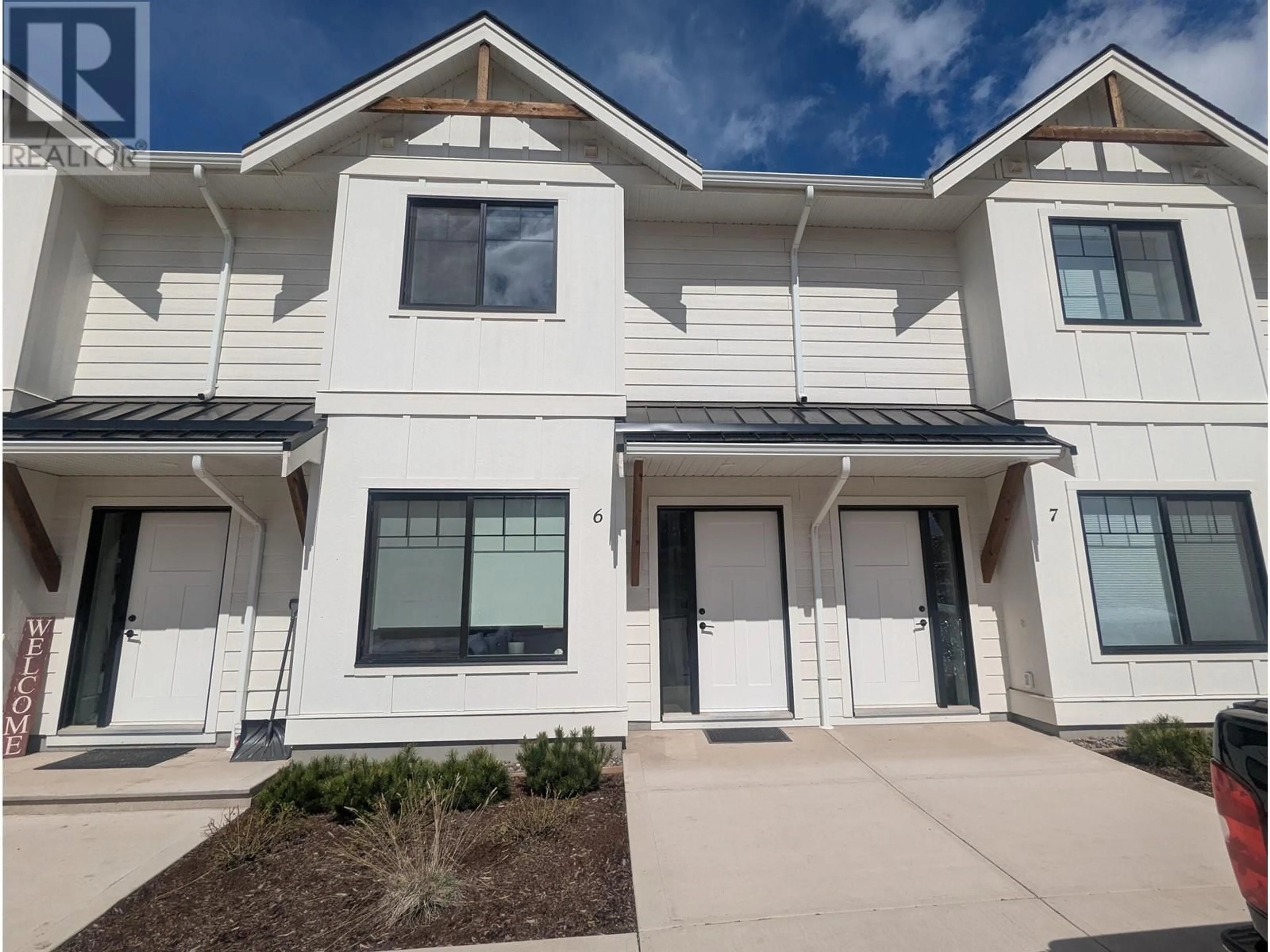 Home with vinyl exterior material, street for 6 - 3030 PACIFIC STREET, Smithers British Columbia V0J2N0
