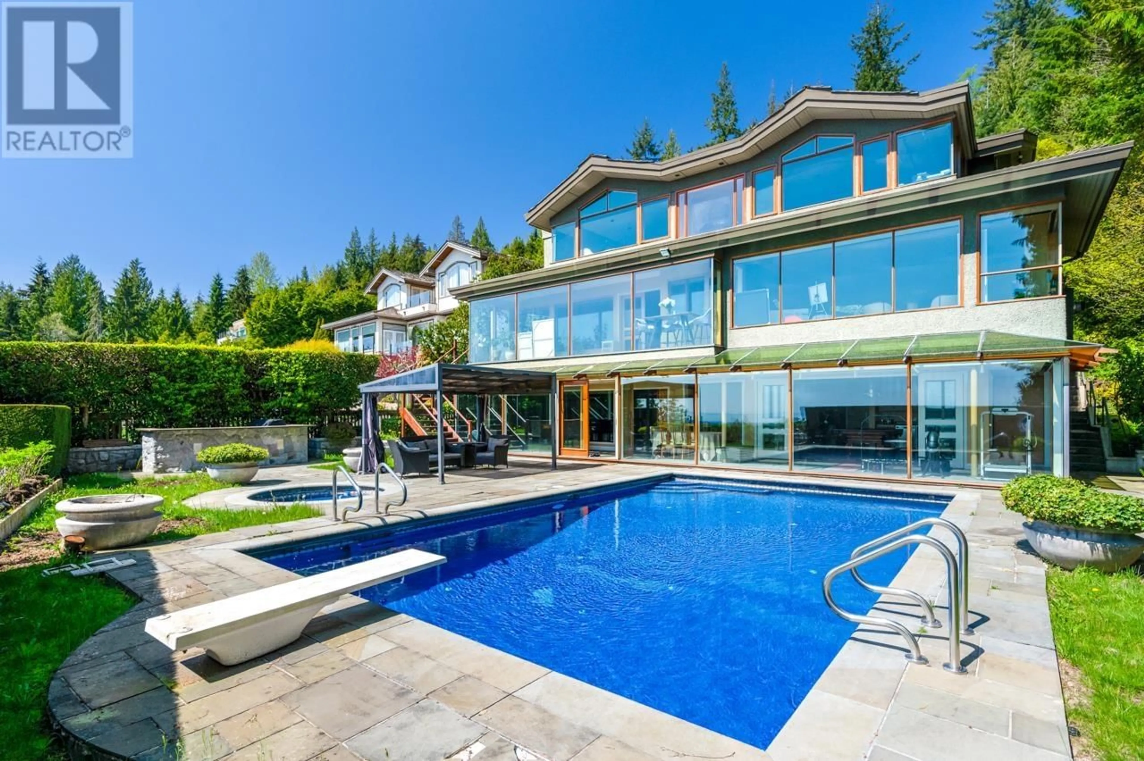 Pool for 1626 PINECREST DRIVE, West Vancouver British Columbia V7S3H3