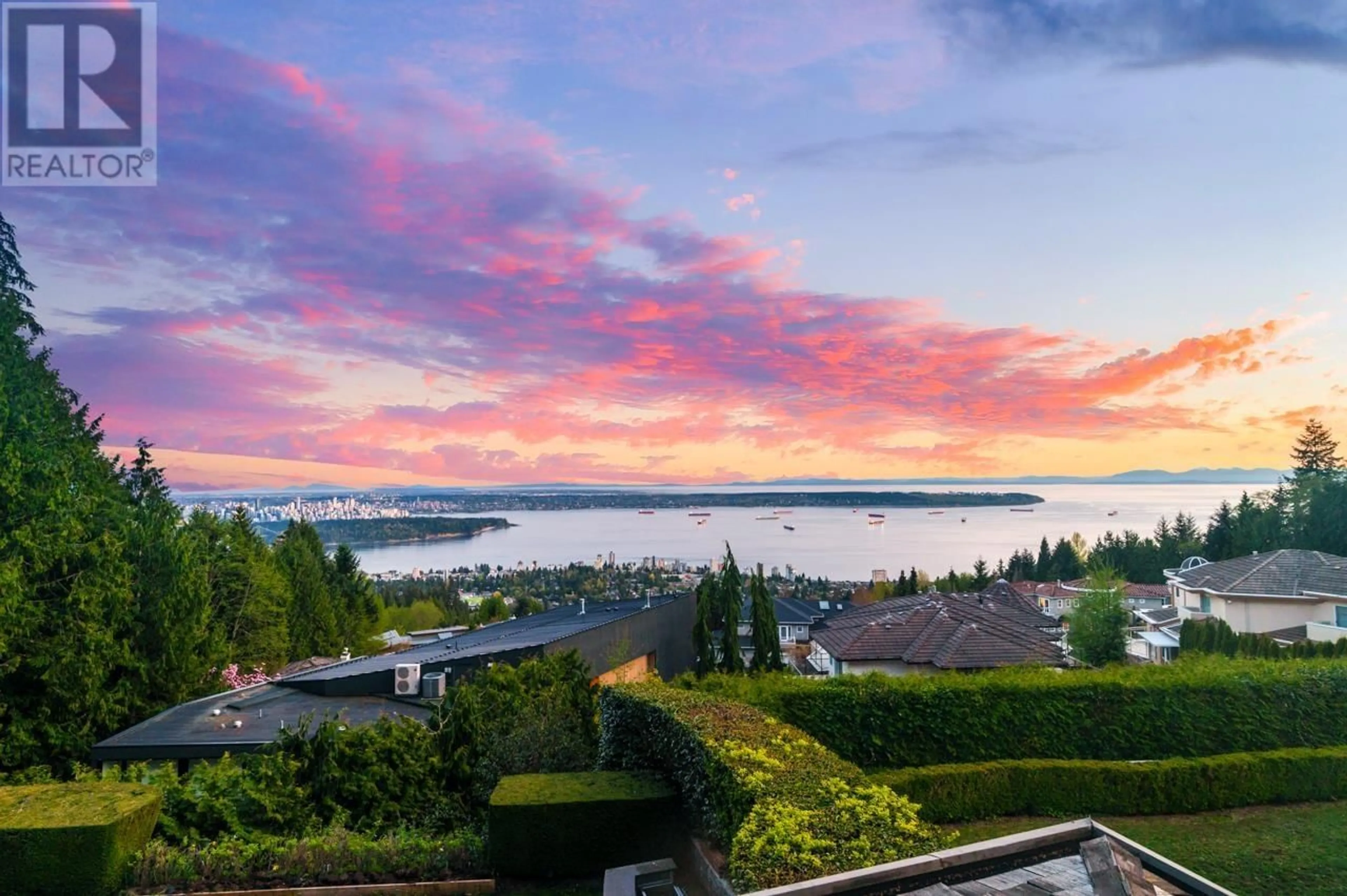 Patio, water/lake/river/ocean view for 1626 PINECREST DRIVE, West Vancouver British Columbia V7S3H3