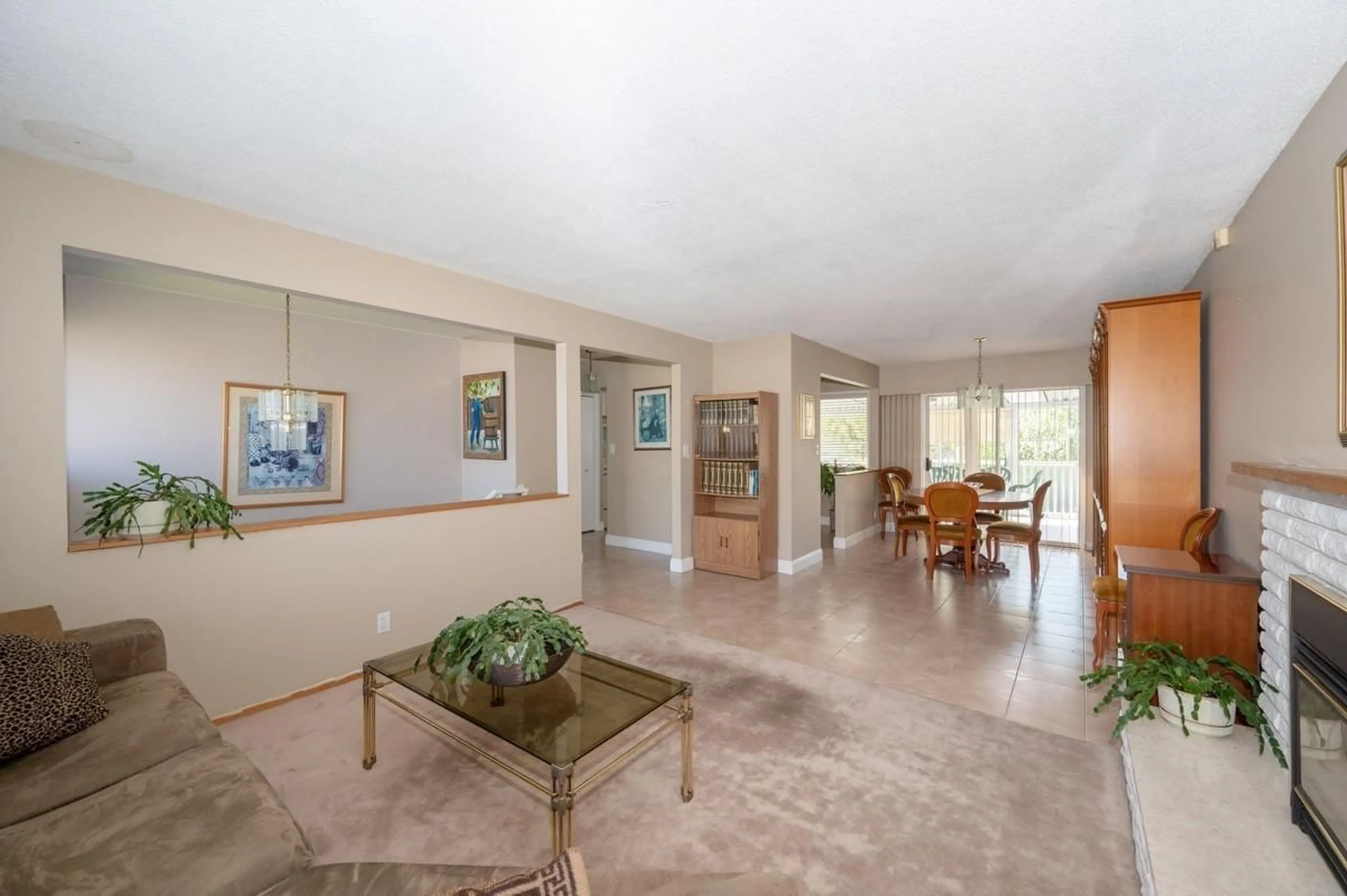 Indoor foyer for 11496 85A, Delta British Columbia V4C2V5