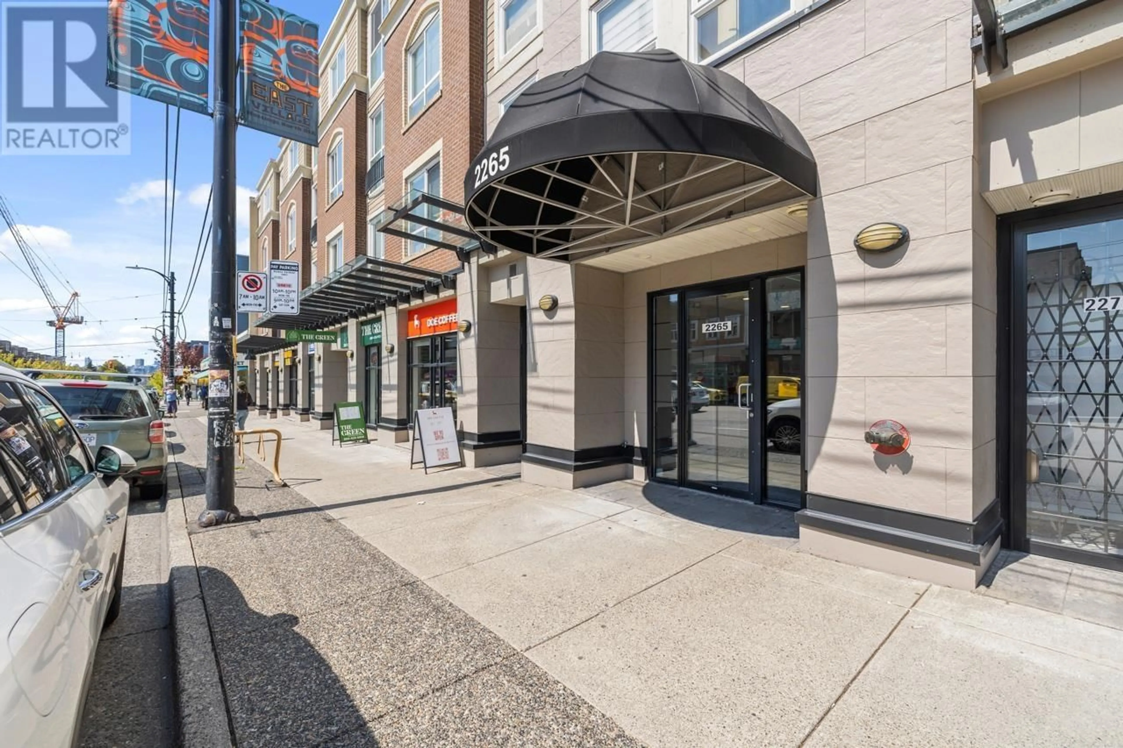 Patio, street for PH2 - 2265 HASTINGS STREET, Vancouver British Columbia V5L1V3