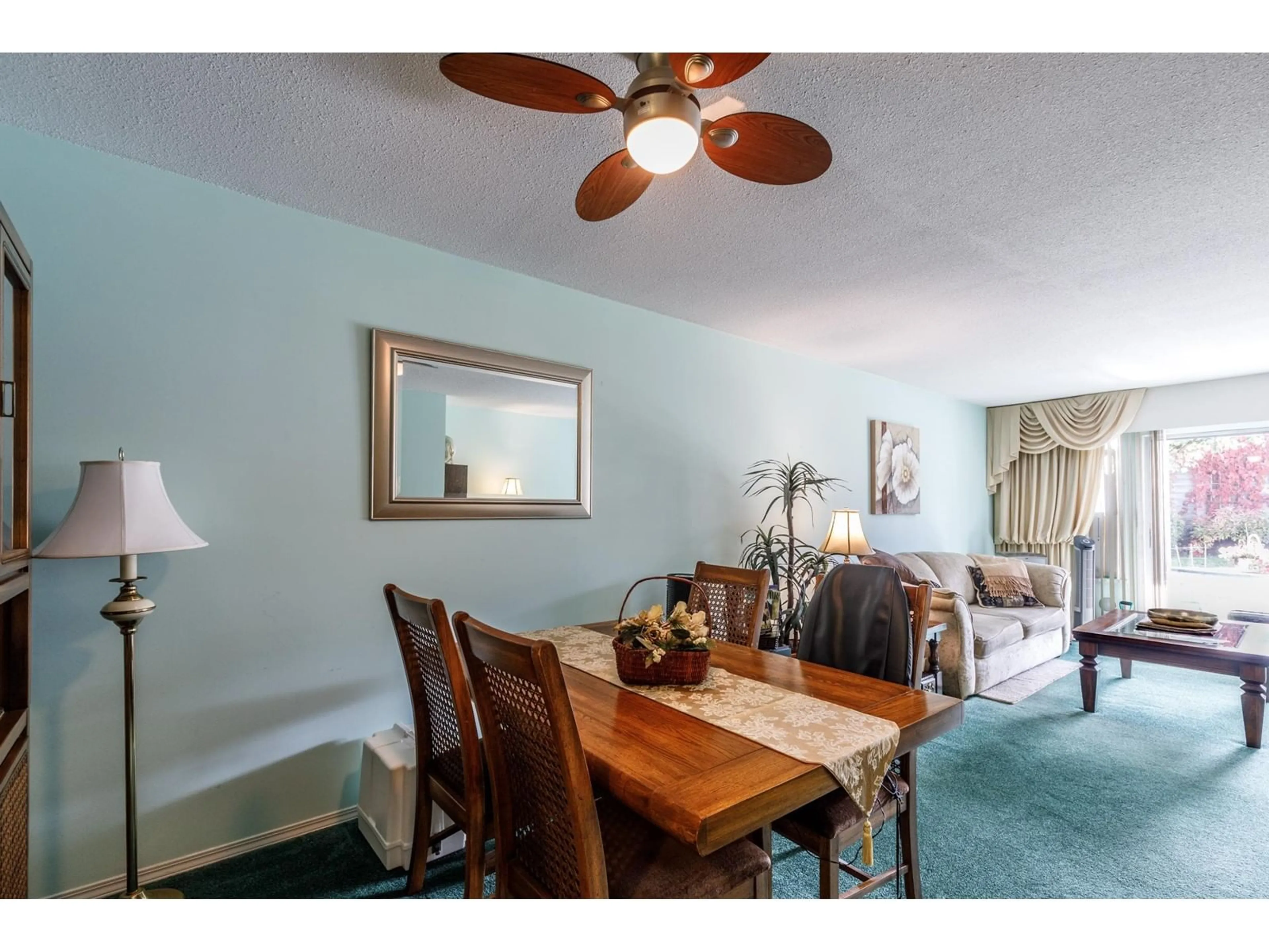 Dining room, wood/laminate floor for 23 - 32691 GARIBALDI, Abbotsford British Columbia V2T5T7