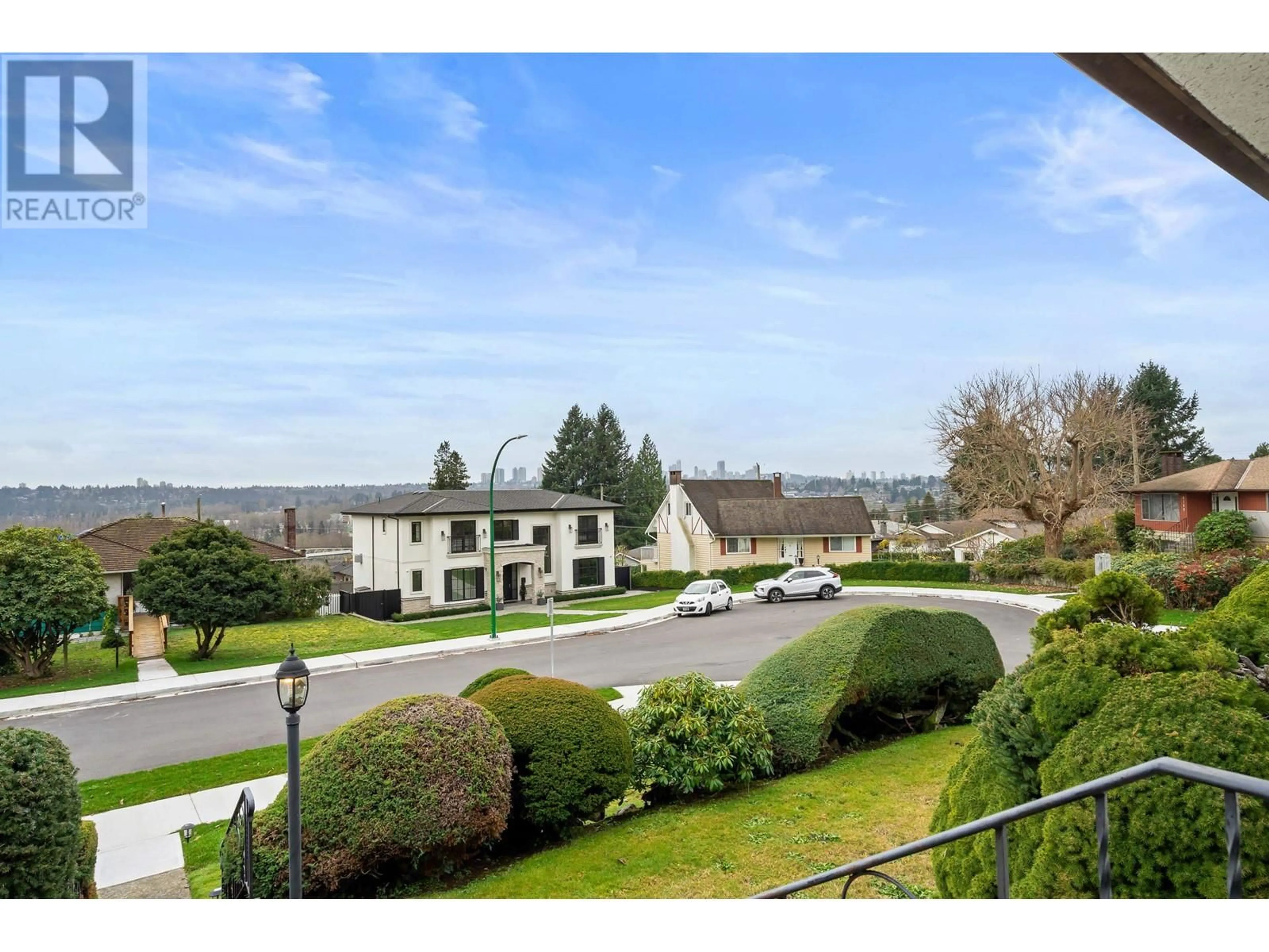 A pic from outside/outdoor area/front of a property/back of a property/a pic from drone, mountain view for 6825 HYCREST DRIVE, Burnaby British Columbia V5B2X3